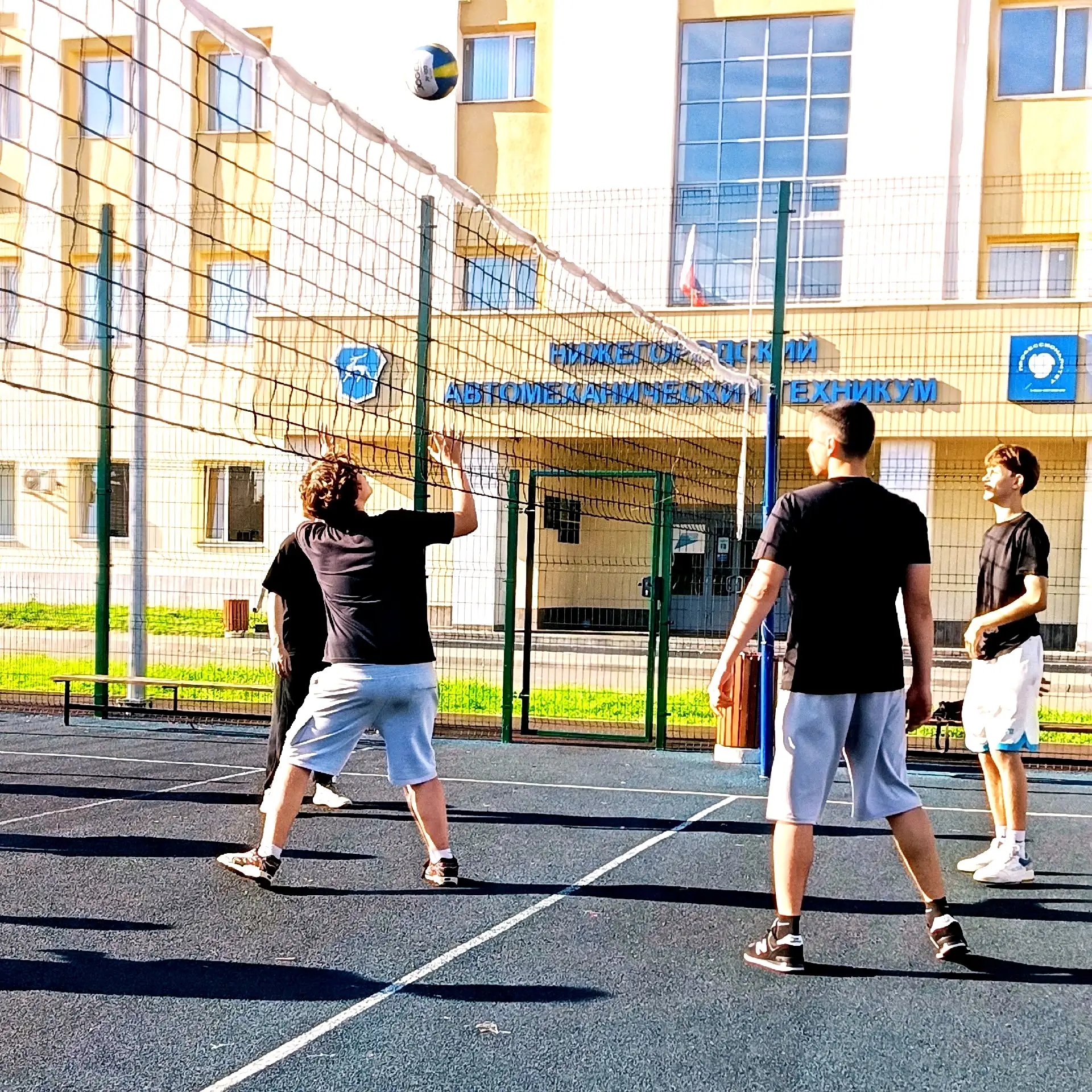 🏐 Первенство по волейболу среди 1 курса: итоги