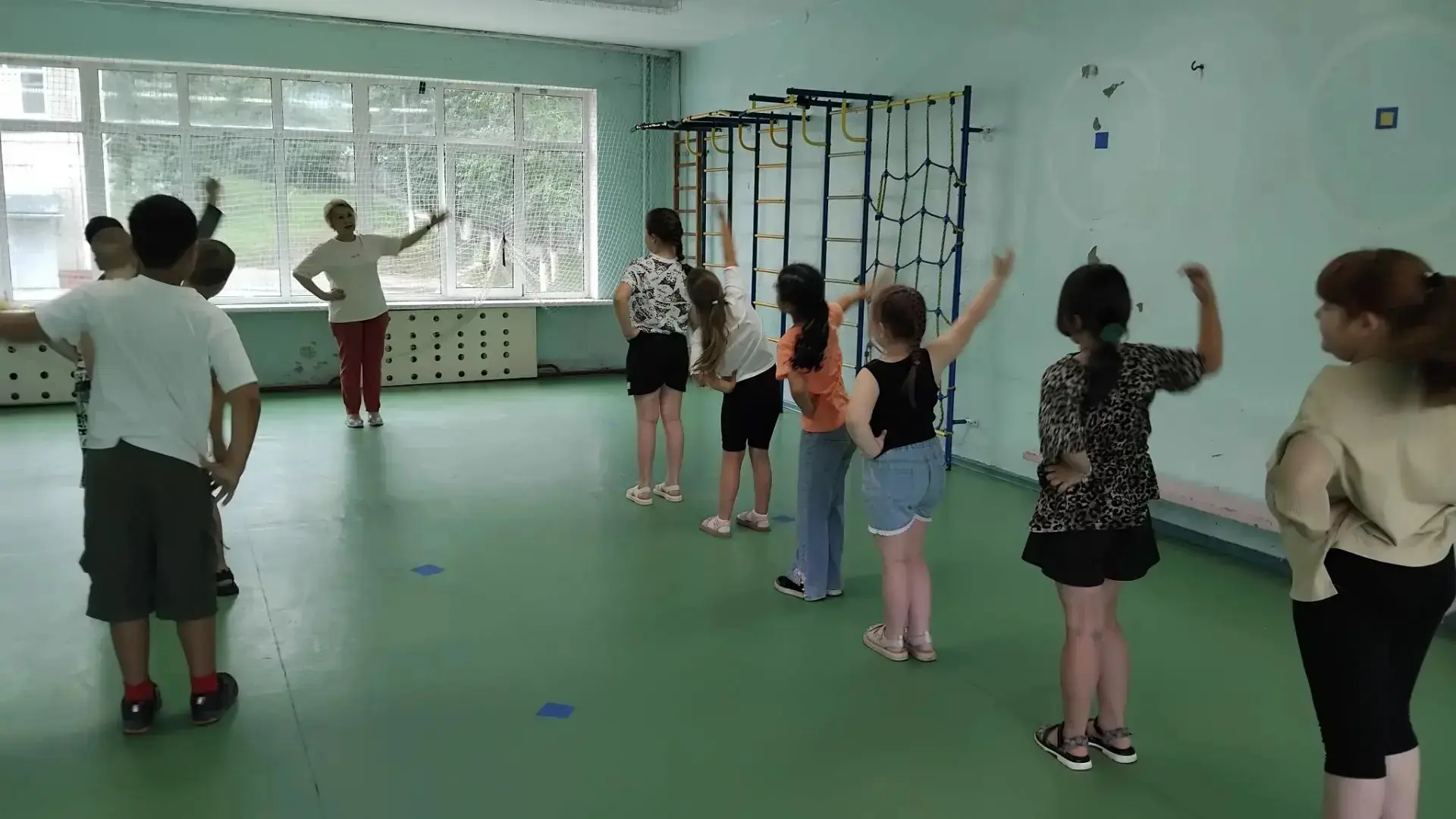 И снова здравствуйте! 👋 Сегодня шестой день нашего пришкольного лагеря — экватор смены пройден! ⭐

