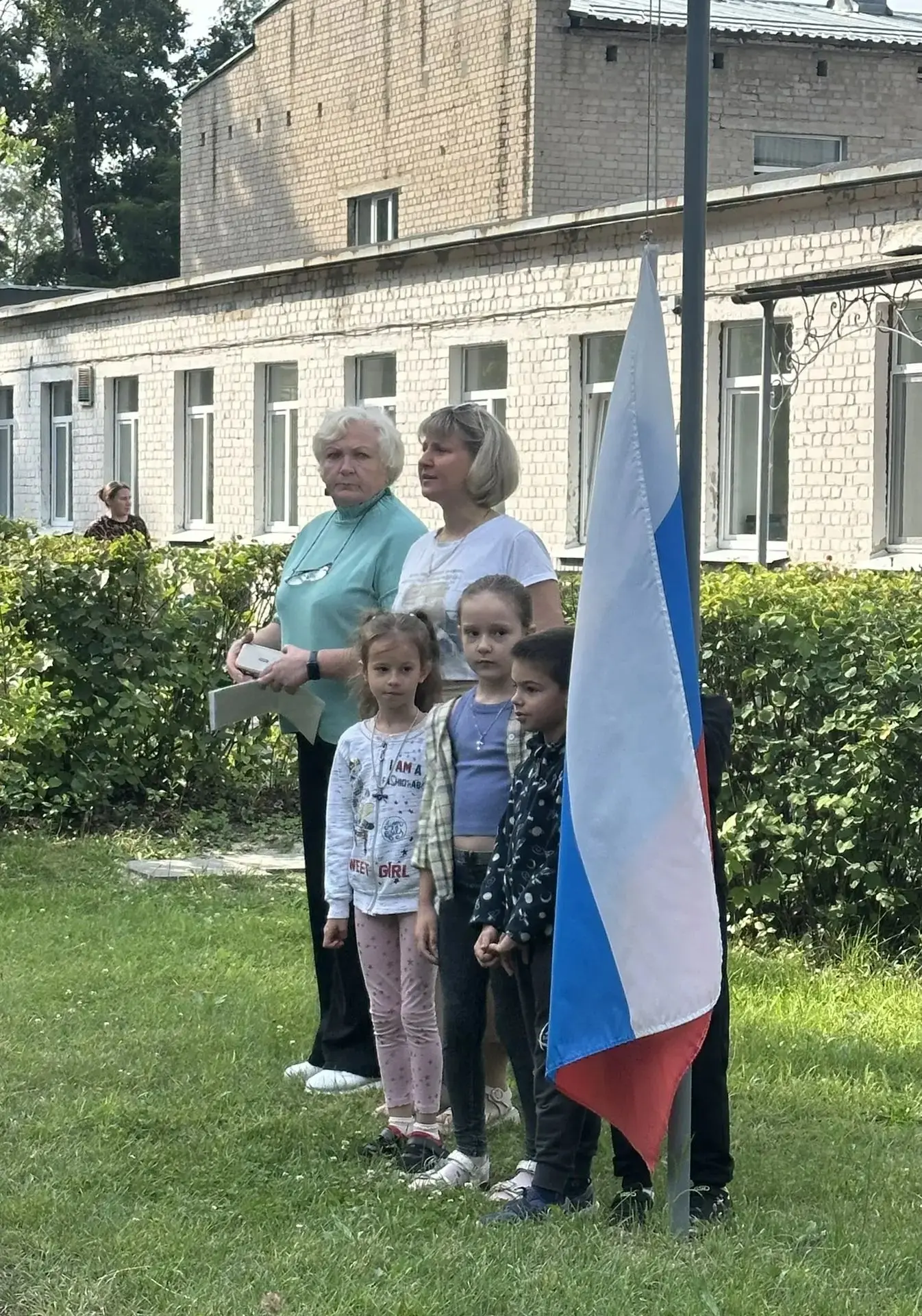 Доброй традицией в нашем детском саду стали еженедельные линейки по понедельникам.