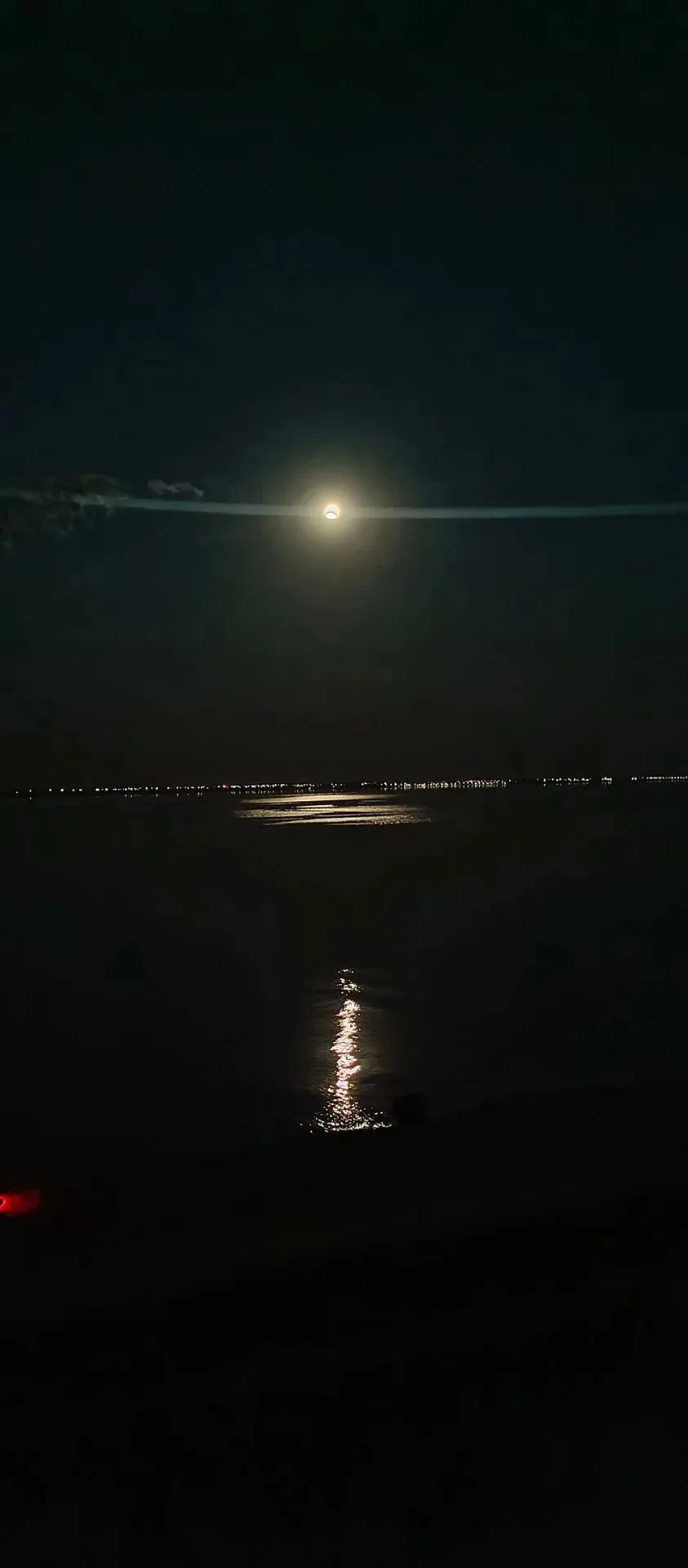 Лунная дорожка через Волгу.