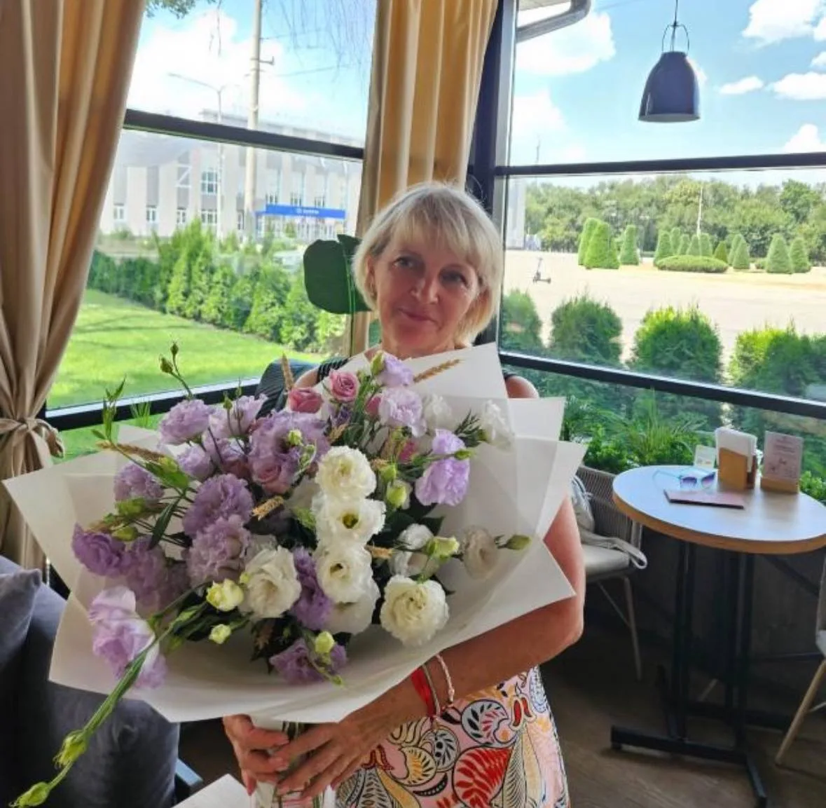 С днём рождения, дорогая Ольга Михайловна! 🌸🍃
В этот праздничный день мы желаем Вам вечной весны в