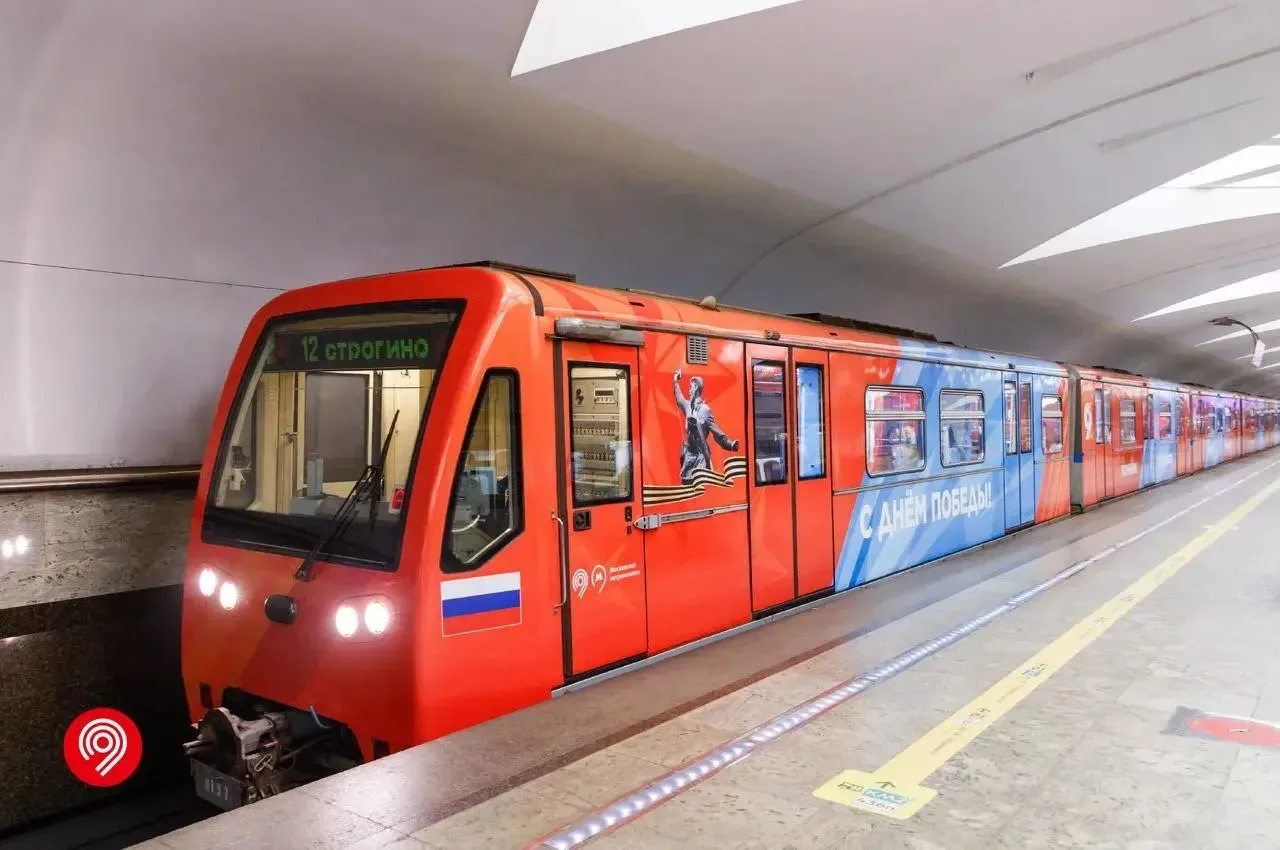 ⭐️ Состав в честь Дня Победы вышел на Арбатско-Покровскую линию метро.