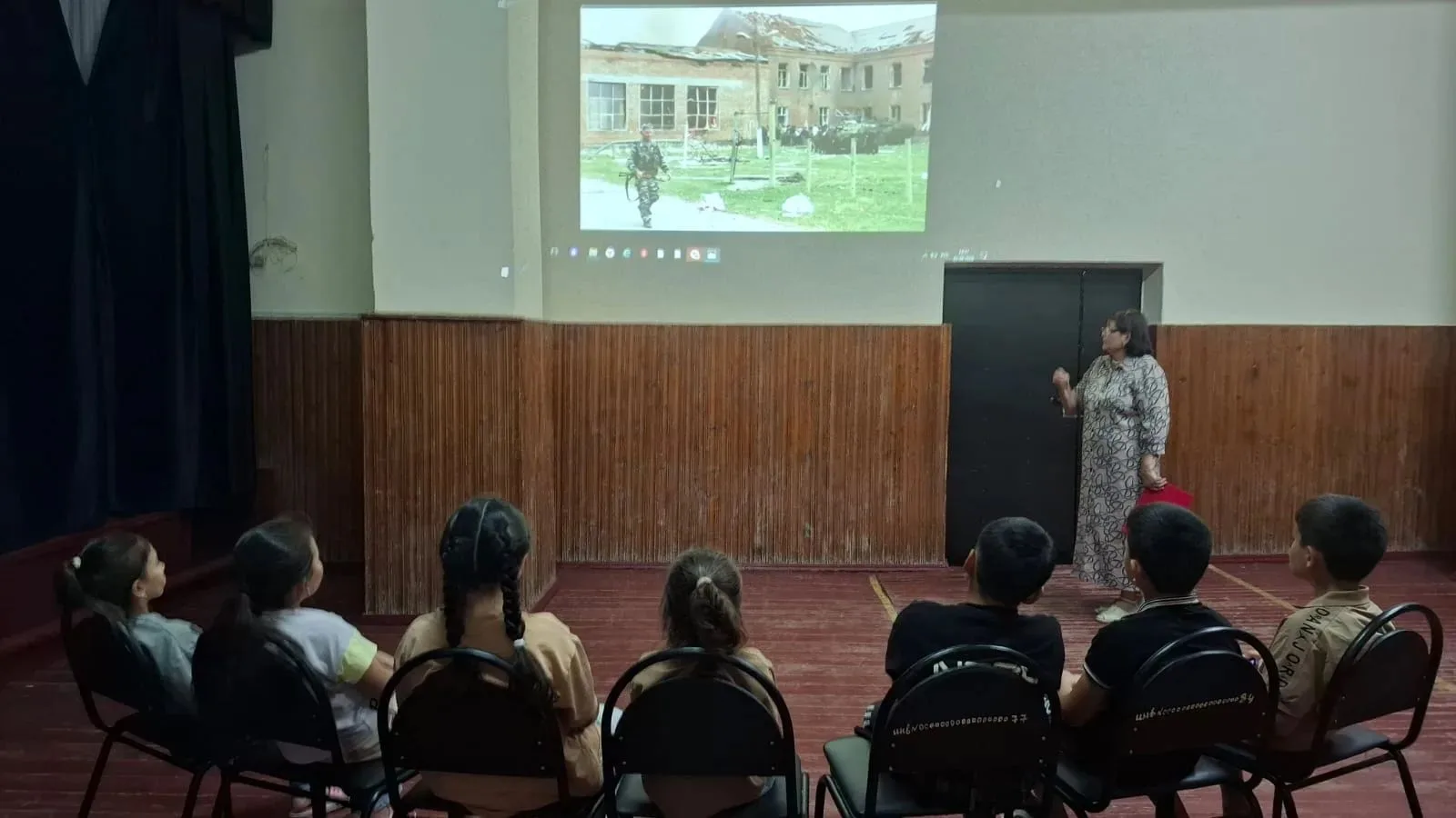 2 сентября, в Доме культуры села Озек-Суат состоялась тематическая программа «Мир без т...