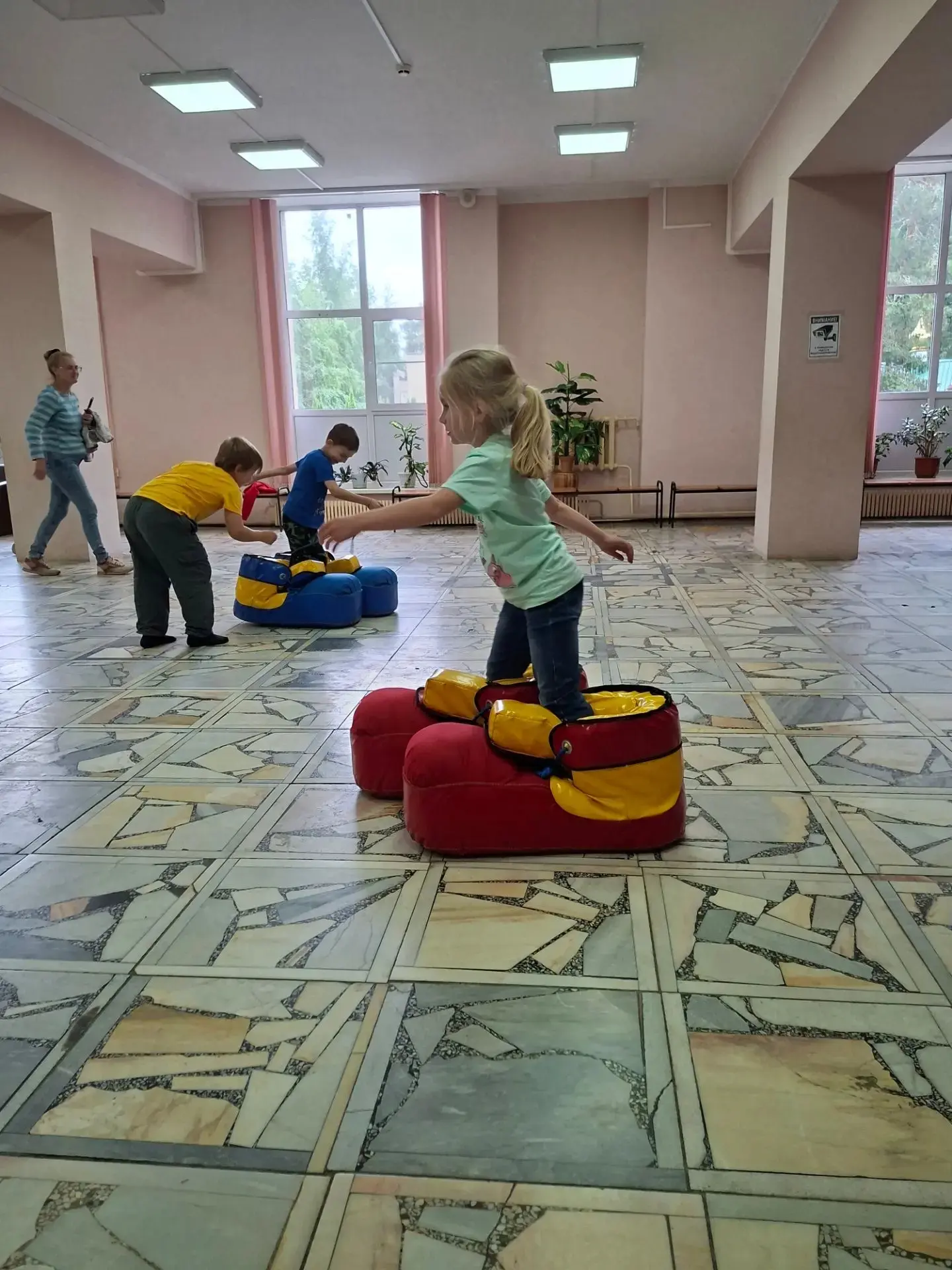 Наши ребята стали великанами! 👣💪

В Доме культуры состоялось грандиозное событие — «Состязание здо