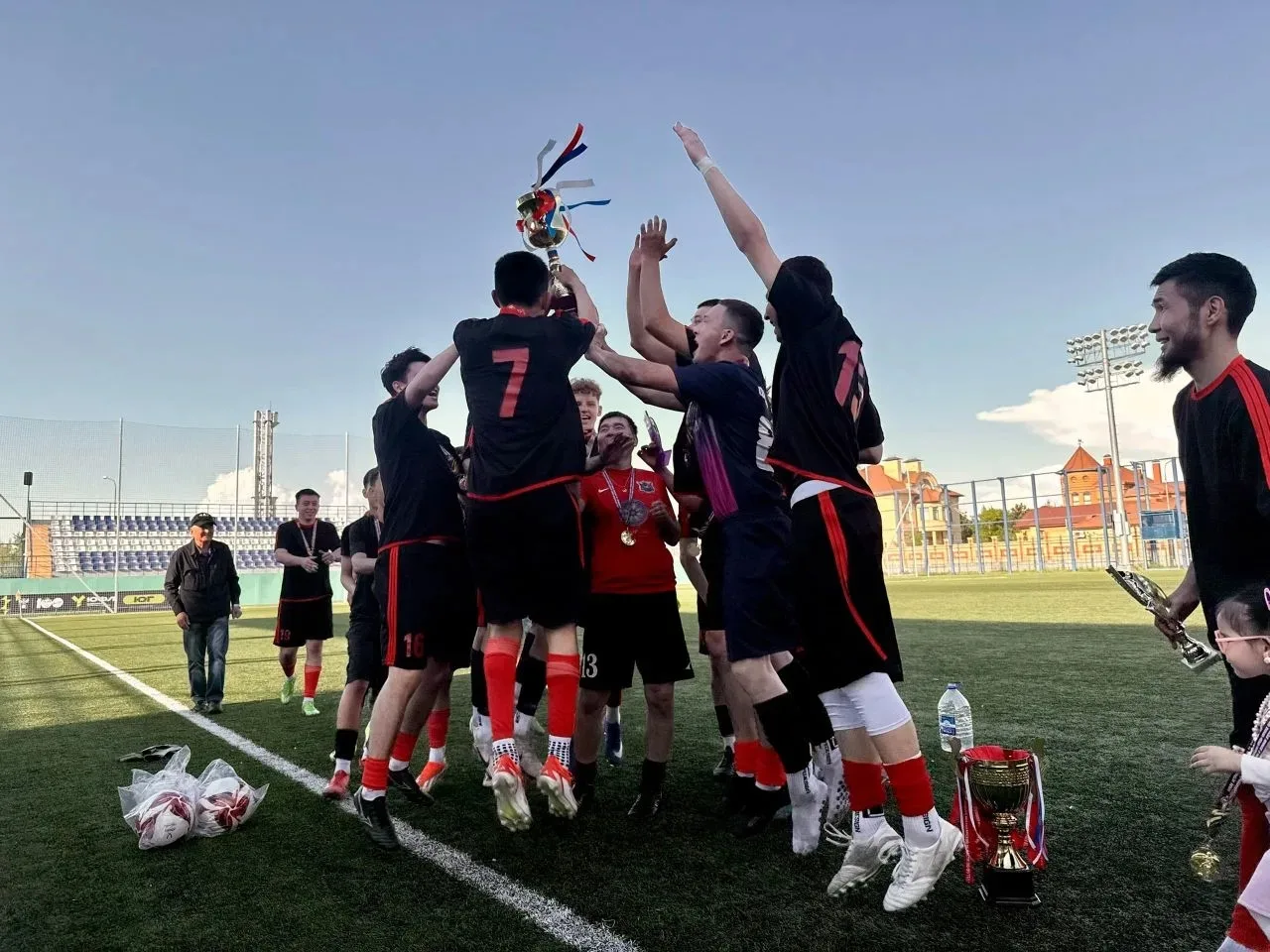 Володарцы выиграли "Кубок Победы"  ⚽Вчера на Центральном стадионе Астрахани состоялся финальный матч