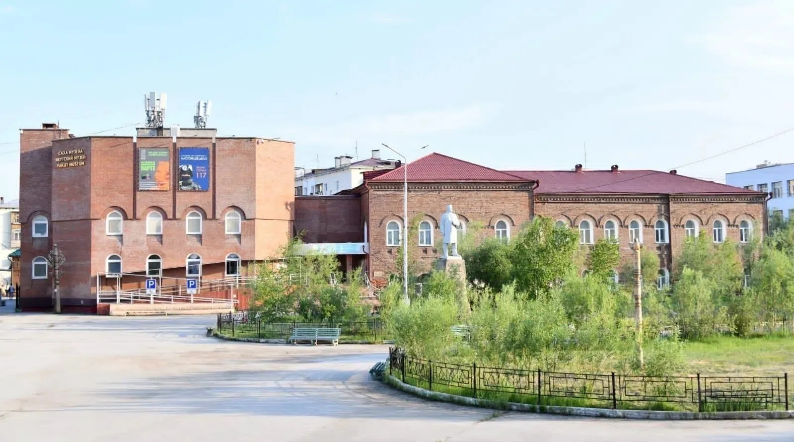 Уважаемые гости!