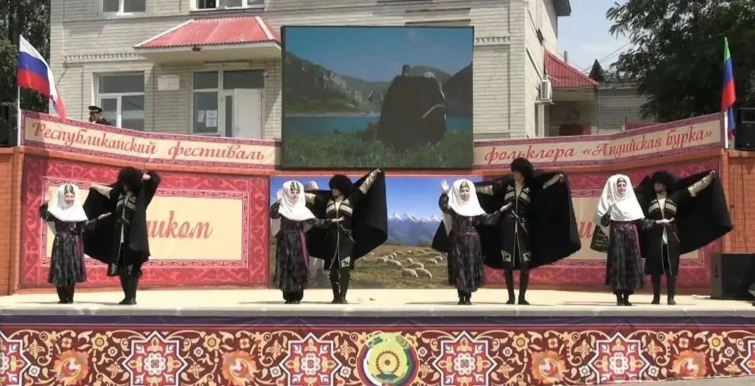 IX Республиканский фестиваль «Андийская бурка» состоялся в Ботлихе

Фестиваль собрал мастеров, творч