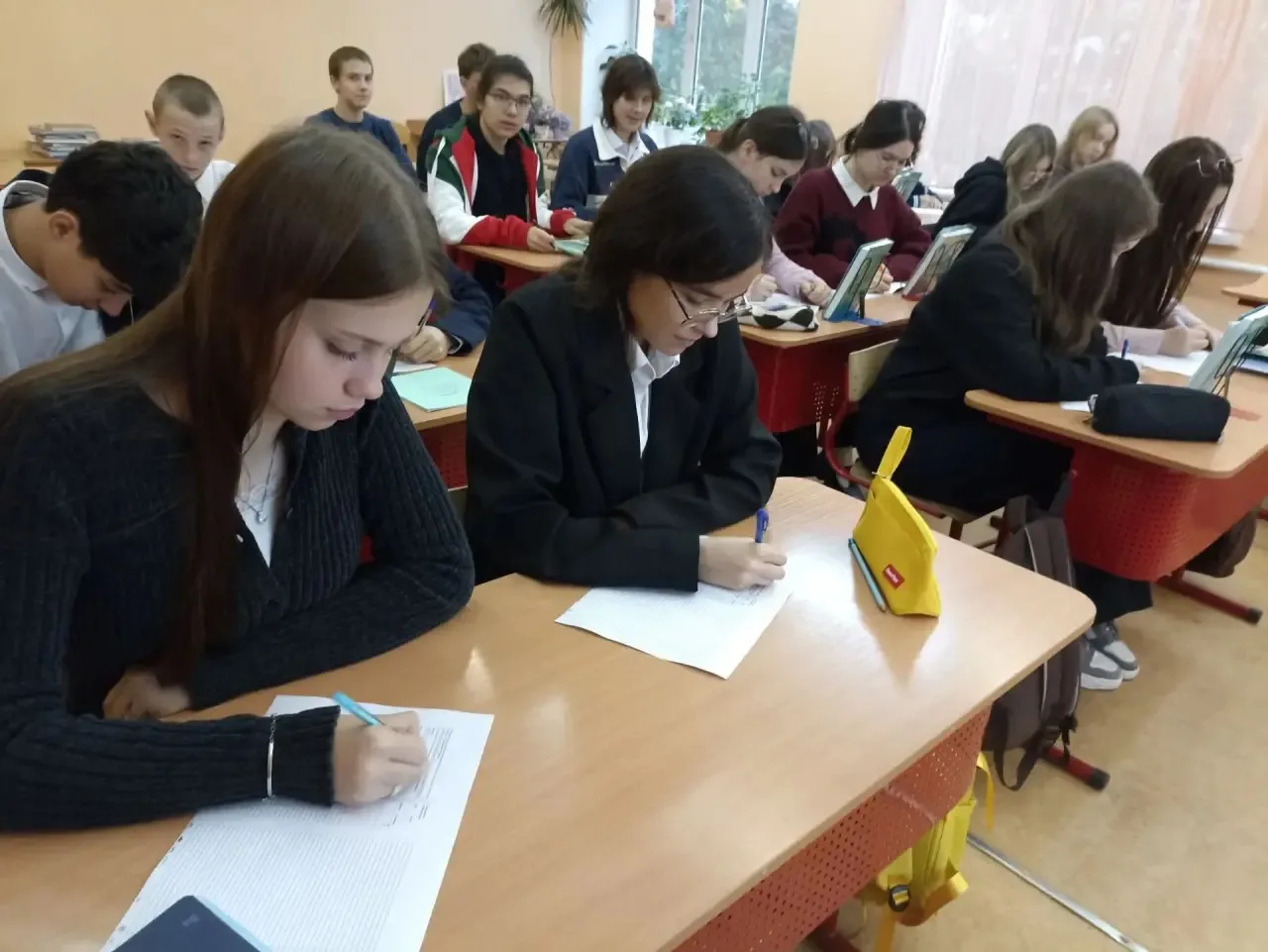 Сегодня, 8 сентября, школа приняла участие во Всероссийском диктанте "Россия - дом наро...