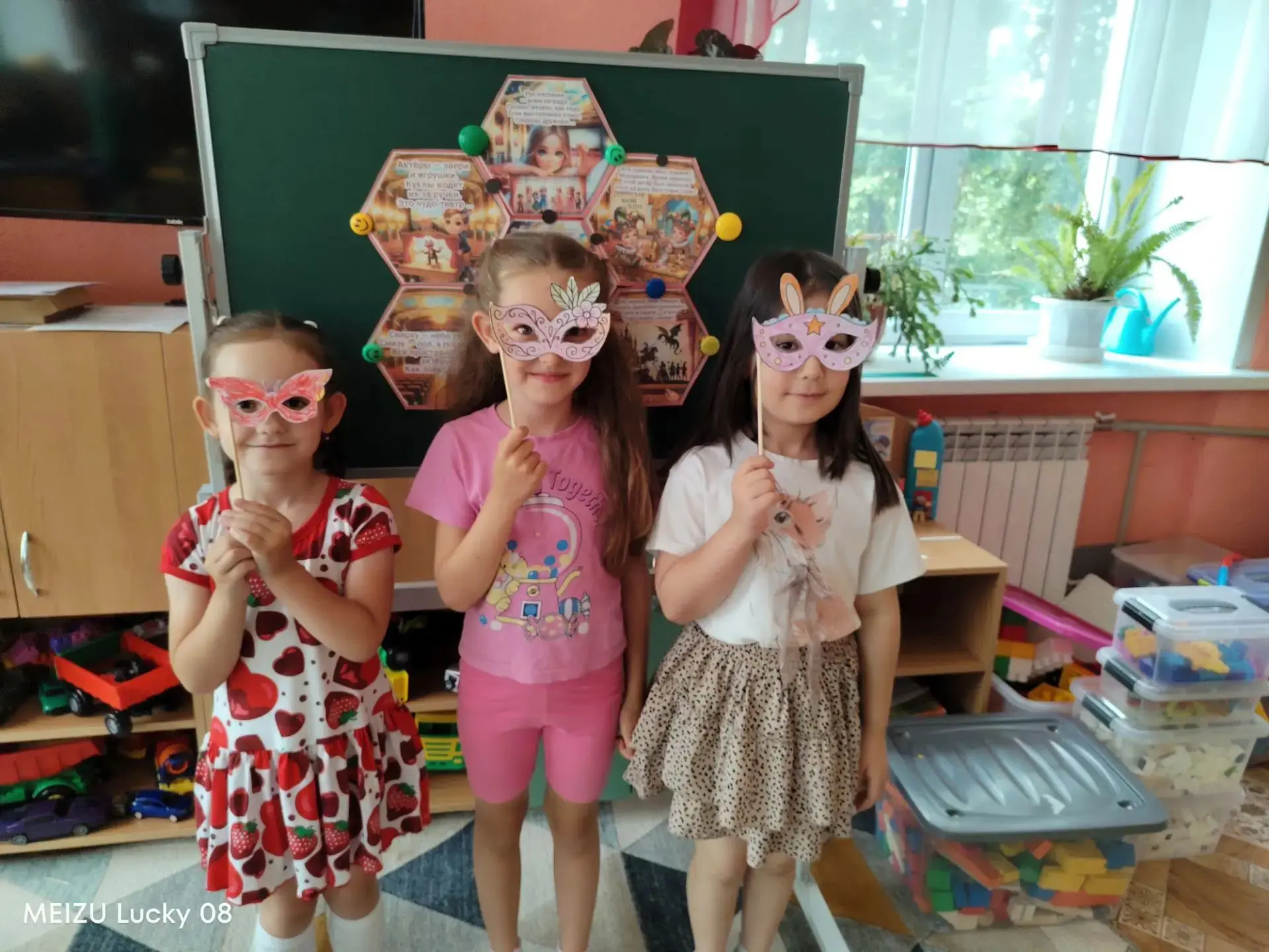 ✨Сегодня наш сад превратился в большую театральную студию. Мы отметили День летнего театра: ребята у