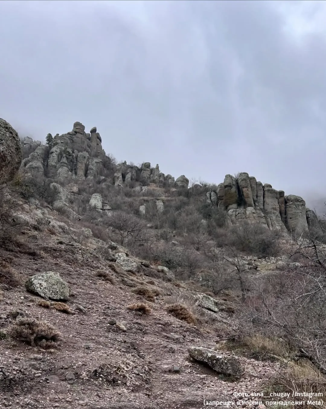🌄 «Долина привидений» в Крыму — древние исполины, хранящие легенды  Это место как раз для тех, кто о