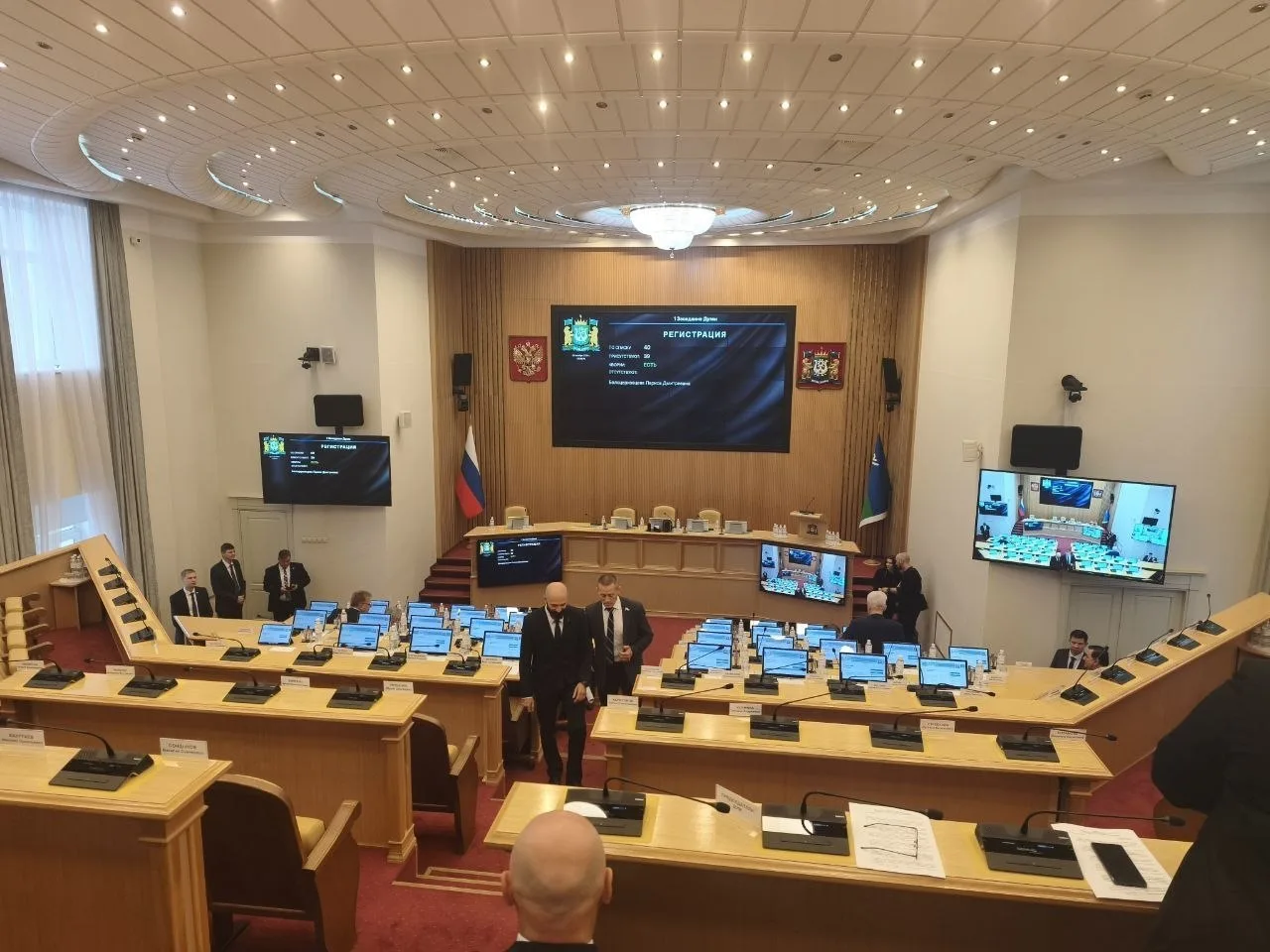 ⚡️Хохряков в четвертый раз подряд избран председателем думы ХМАО