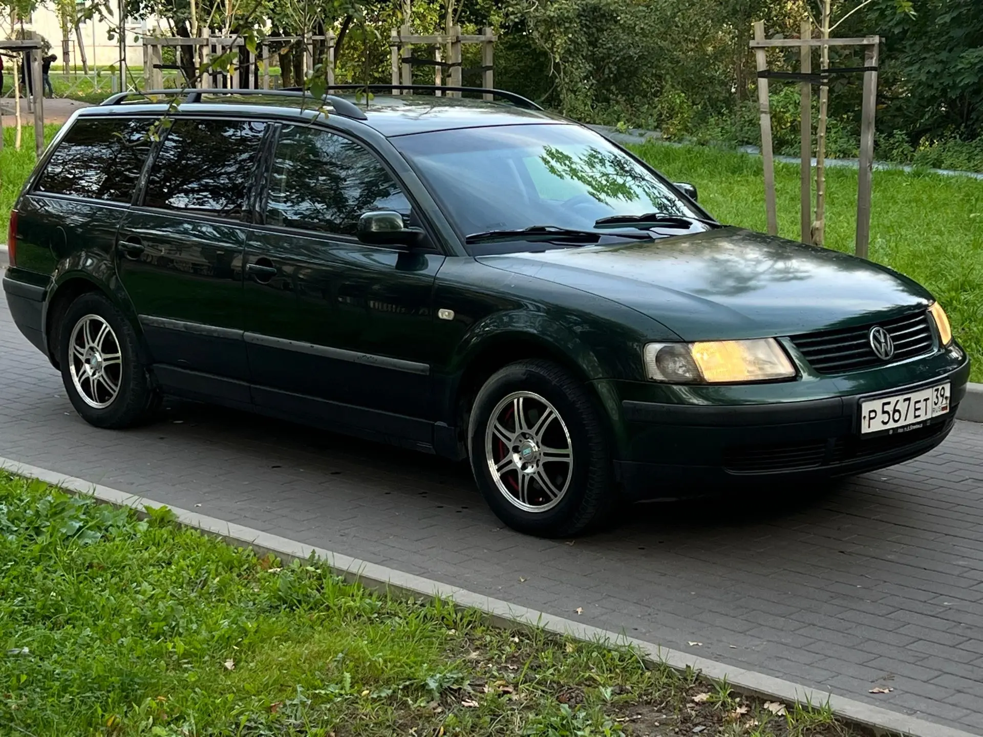 Продам пассат б5 1999 год 1.9 дизель, механика. Хорошее состояние, мотор и коробка хоро...