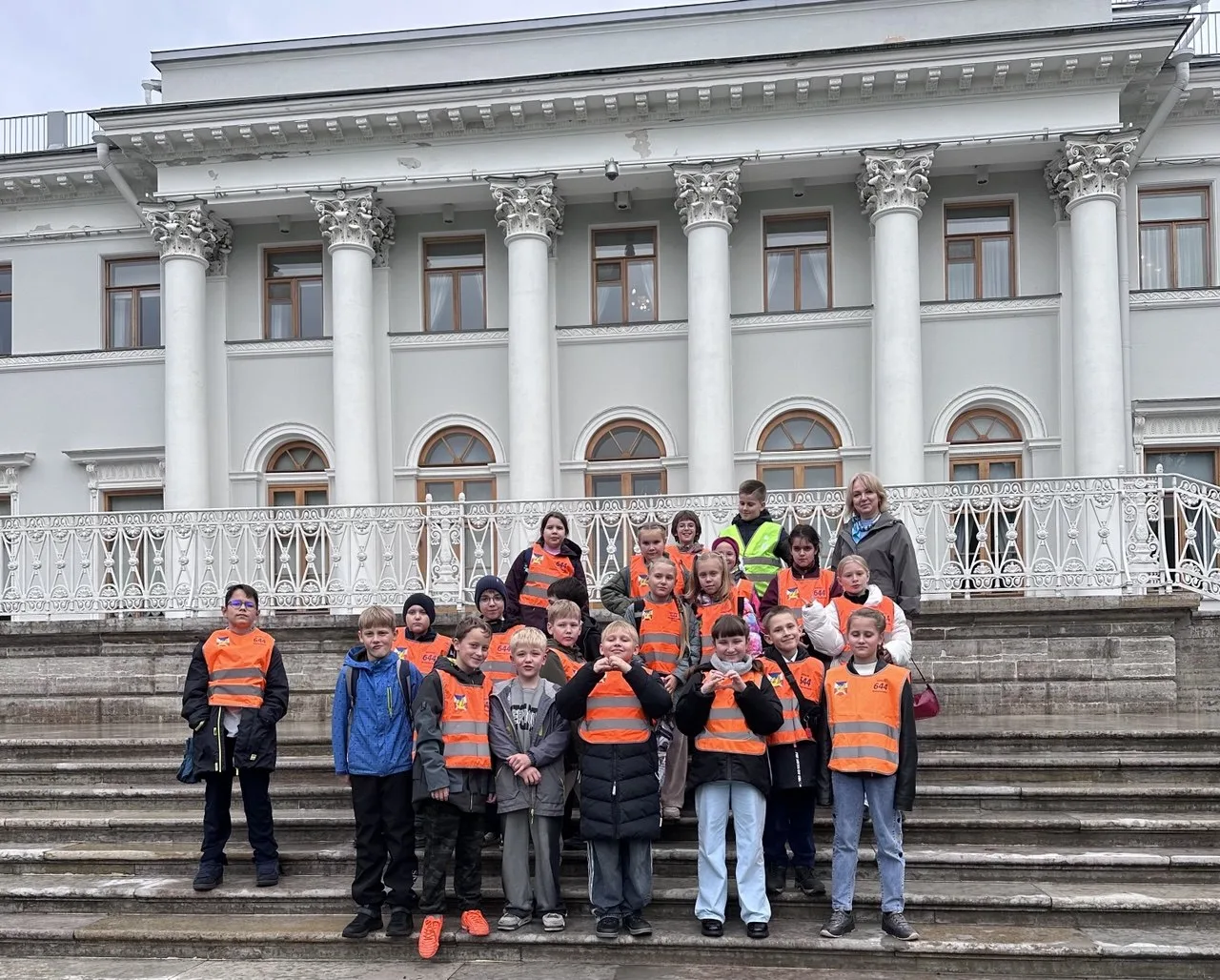 🎓 3 «Б» на экскурсии: шаг в историю!