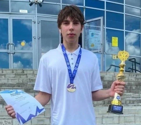 🥇 Золотой дубль магаданца

На Спартакиаде учеников России Артем Гальчин стал лучшим сразу на двух д