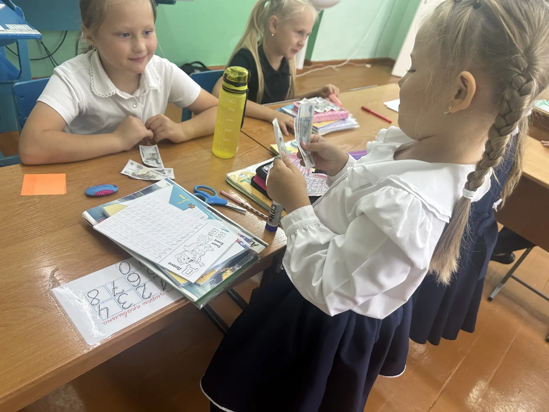 🎉 Финансовая грамотность в 1 классе: играем и учимся! 🎉