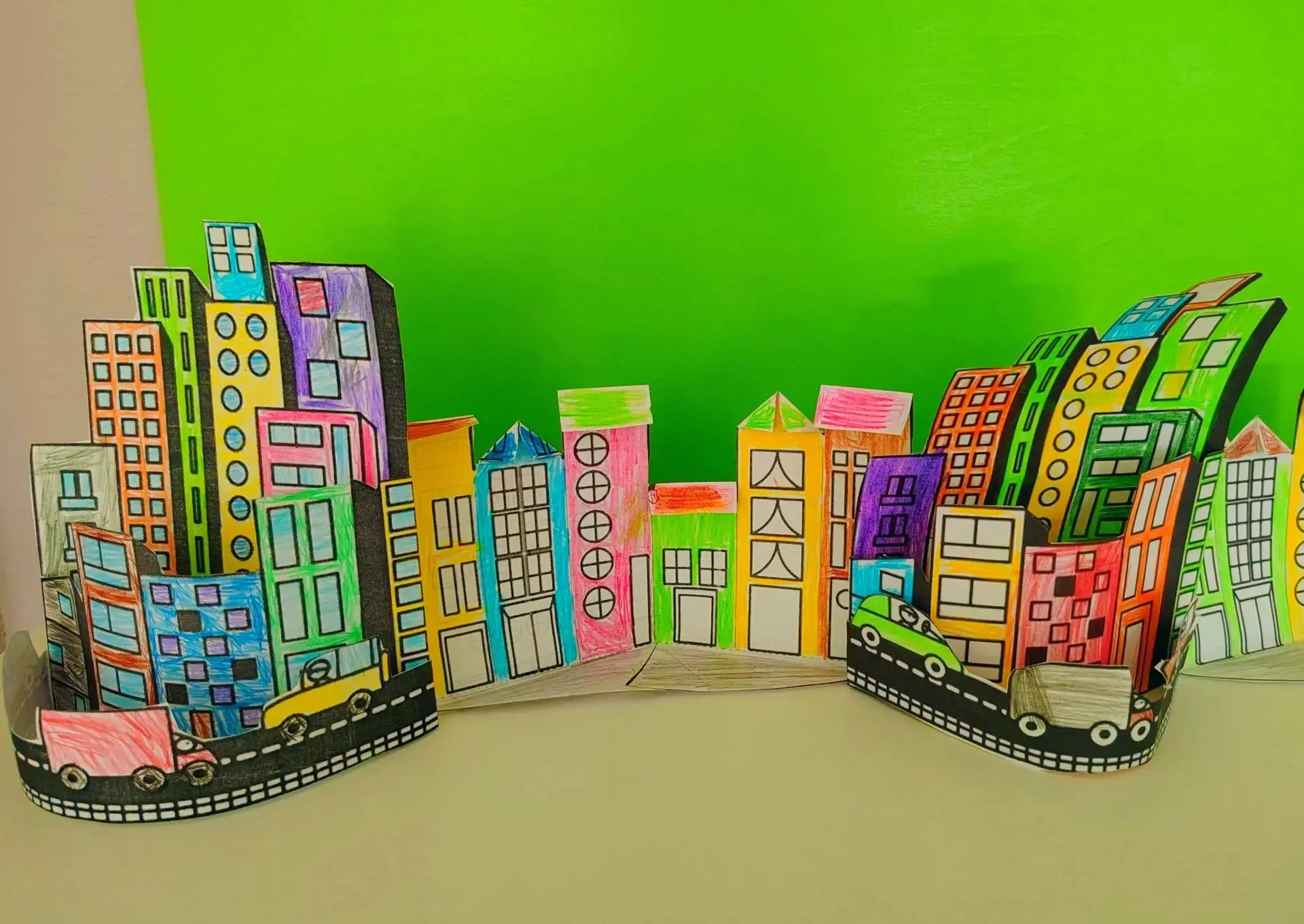 🎨Выставка «Такие разные дома»: смотрим на мир глазами детей!🎨