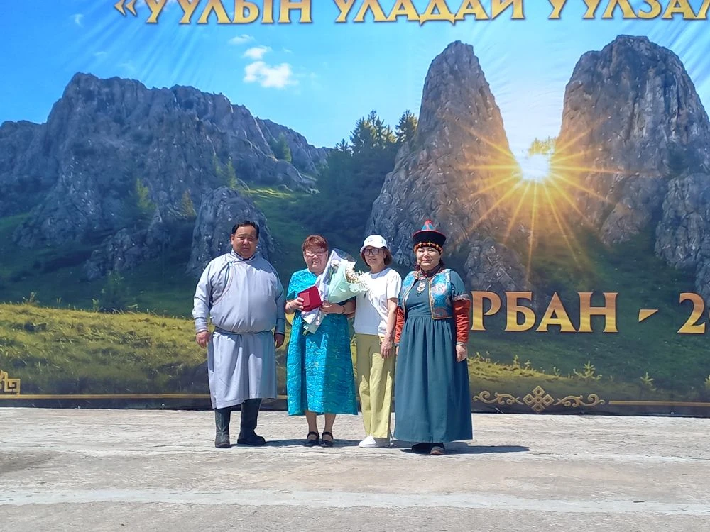 🇷🇺 Удостоена почётным званием "Заслуженный работник здравоохранения Республики Бурятия" Гургума Ва