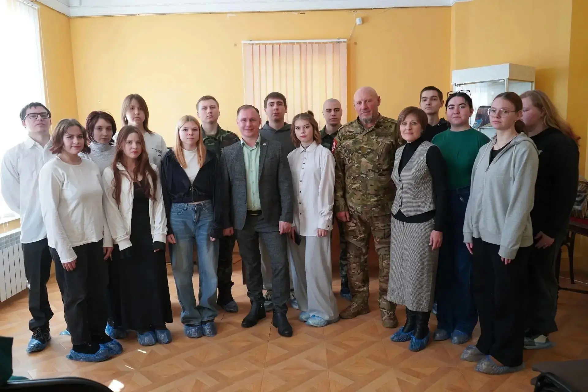 Всероссийская акция «Нашим Героям» Студенты и юнармейцы «Военно-спортивного клуба «Орлёнок» Борисогл