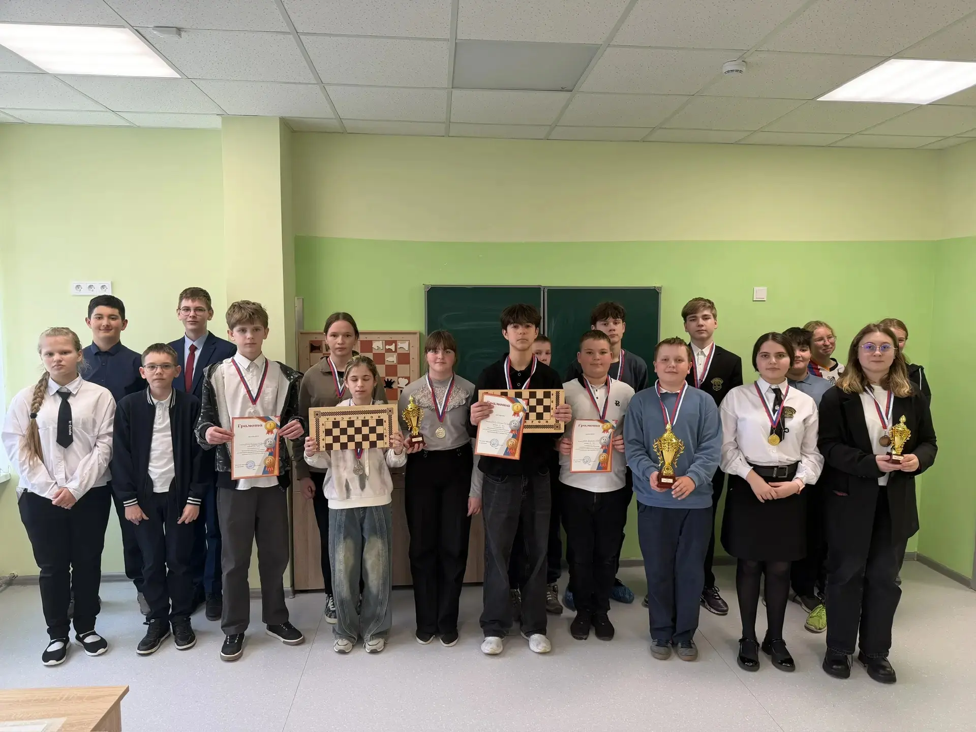 🥇 НАША ШКОЛА — ЗАНЯЛА 1 МЕСТО! 🥇 Позади остались все остальные команды округа. Эта победа — результа