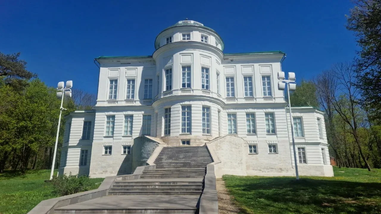 Что смотреть в Тульской области: Богородицк 

Усадебный город получил своё название благодаря траве 