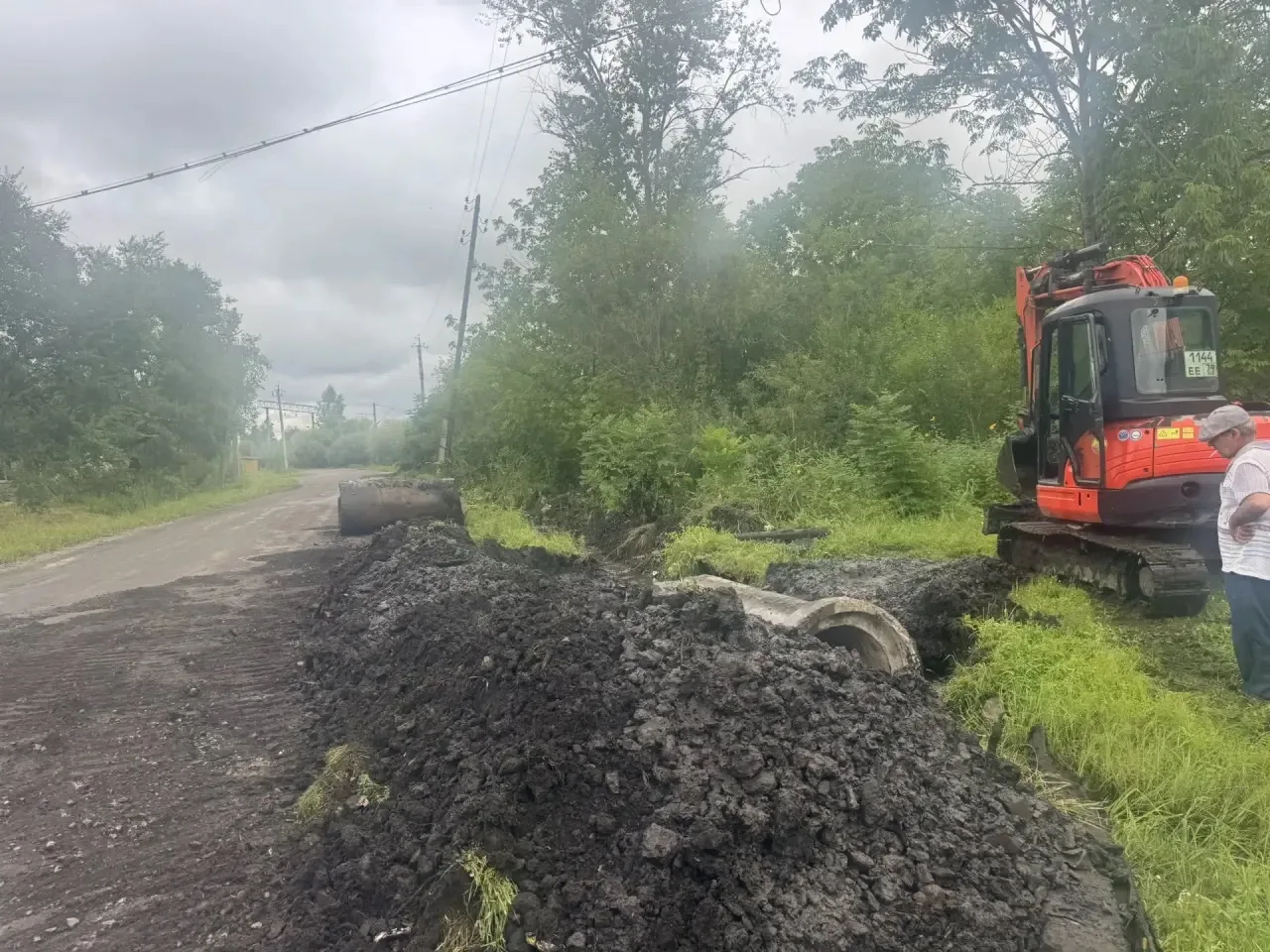 Администрацией Смидовичкого городского поселения проводятся работы по углублению и очис...
