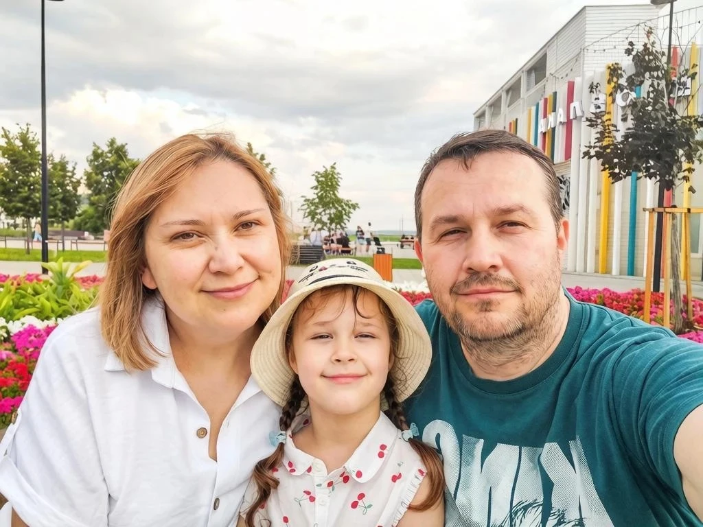 Замечательная семья Дементьевых приняла участие в фотофлешмобе "7Я в объективе Женского...