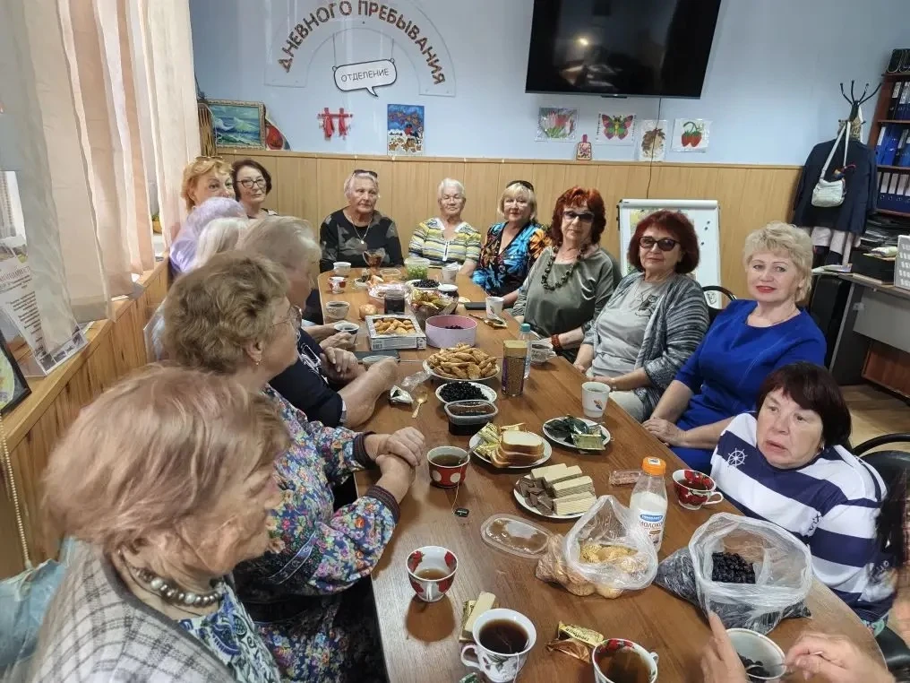 ✨В дневном отделении с нашими получателями социальных услуг мы очень любим отмечать праздники 🎉 Все
