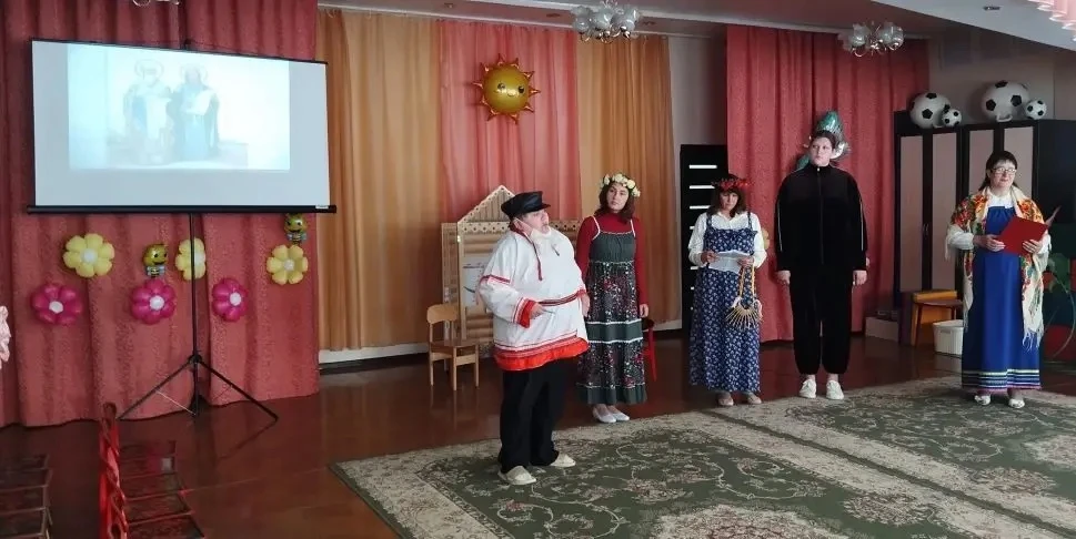В рамках реализации плана мероприятий Года Единства народов России и приобщения детей к...
