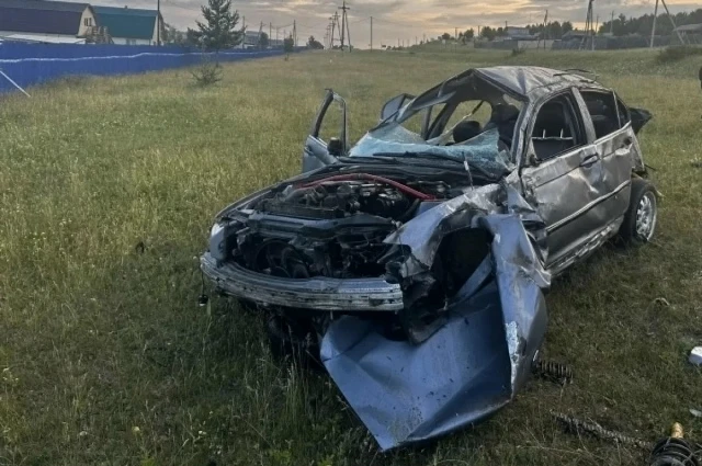 17-летняя девушка и мужчина погибли в ДТП, перевернувшись на авто в Бурятии