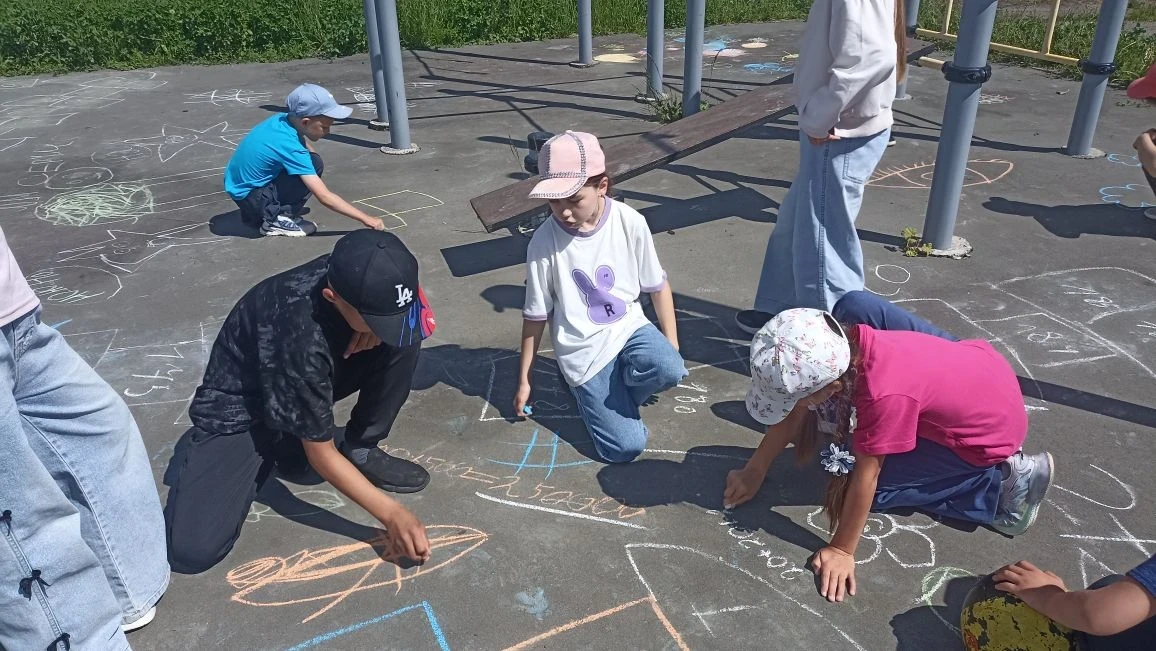 🌞 1 июня в МБОУ «Первомайская СОШ состоялось открытие летнего пришкольного лагеря «Рад...