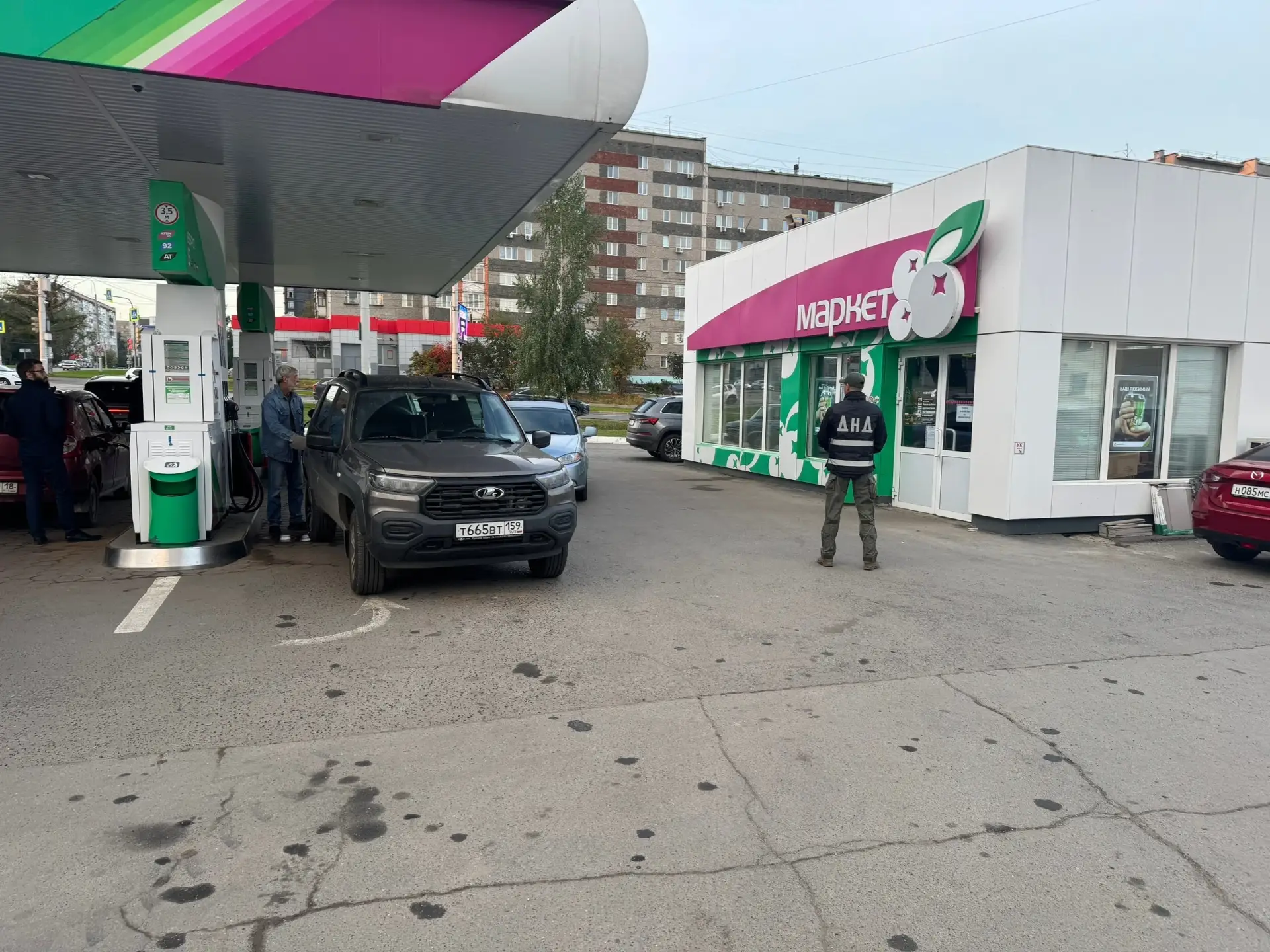 Дружинники на заправках в Ижевске начали отслеживать наличие тонировки на стеклах автом...