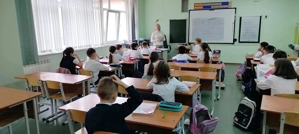 В МОБУ Гимназии №9 имени Н. Островского (1 корпус) в начальной школе в рамках Недели правовых знаний