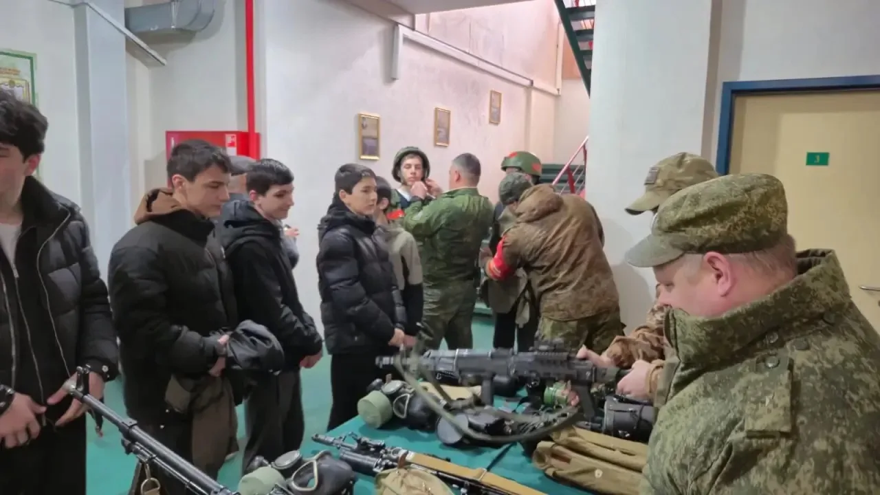 В рамках проведения месячника патриотического воспитания посвященного дню защитника Оте...