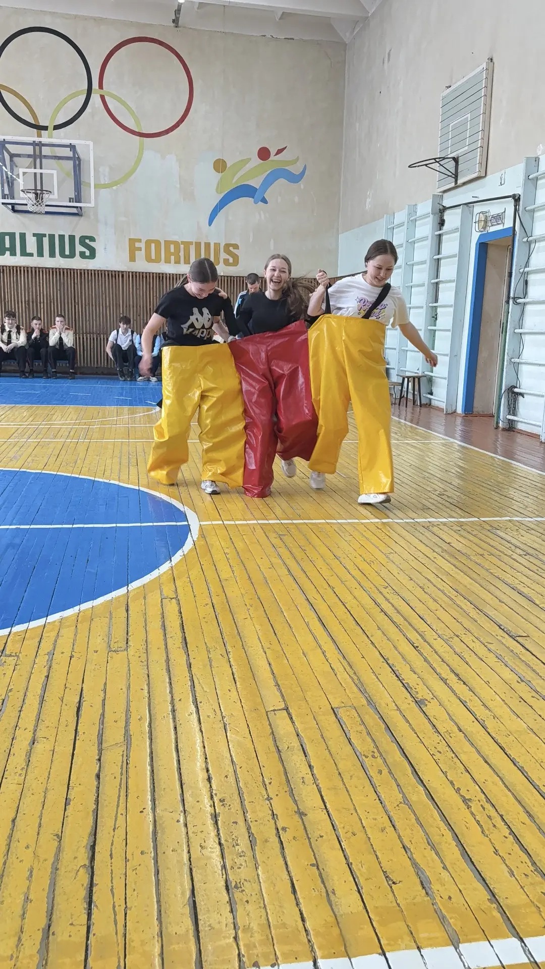 Сегодня к нам в школу с визитом приехала команда педагогов и студентов Оршанского многопрофильного к