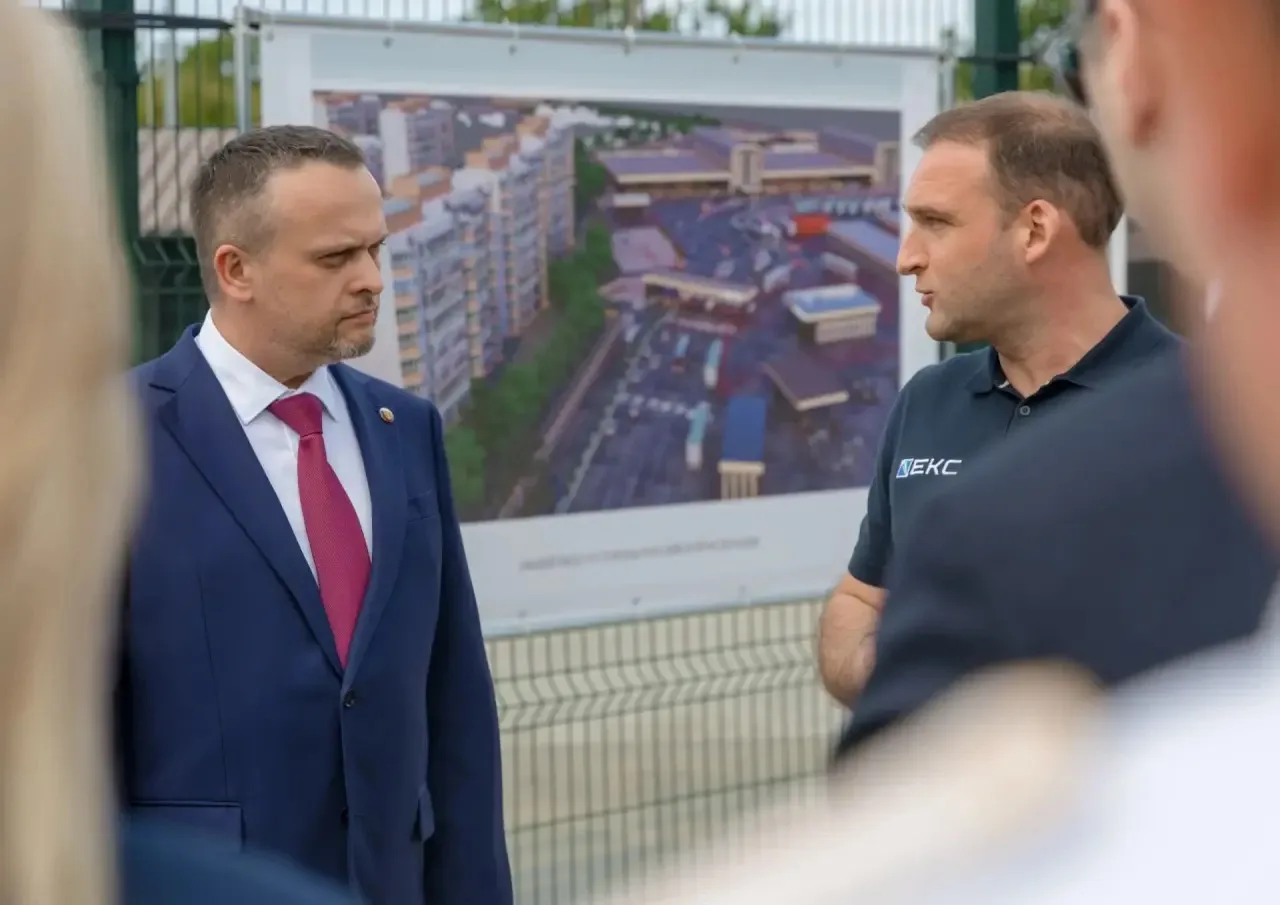 Пункт пропуска Адлер посетил министр транспорта России Андрей Никитин
 
💬 Министр транспорта
 Андре