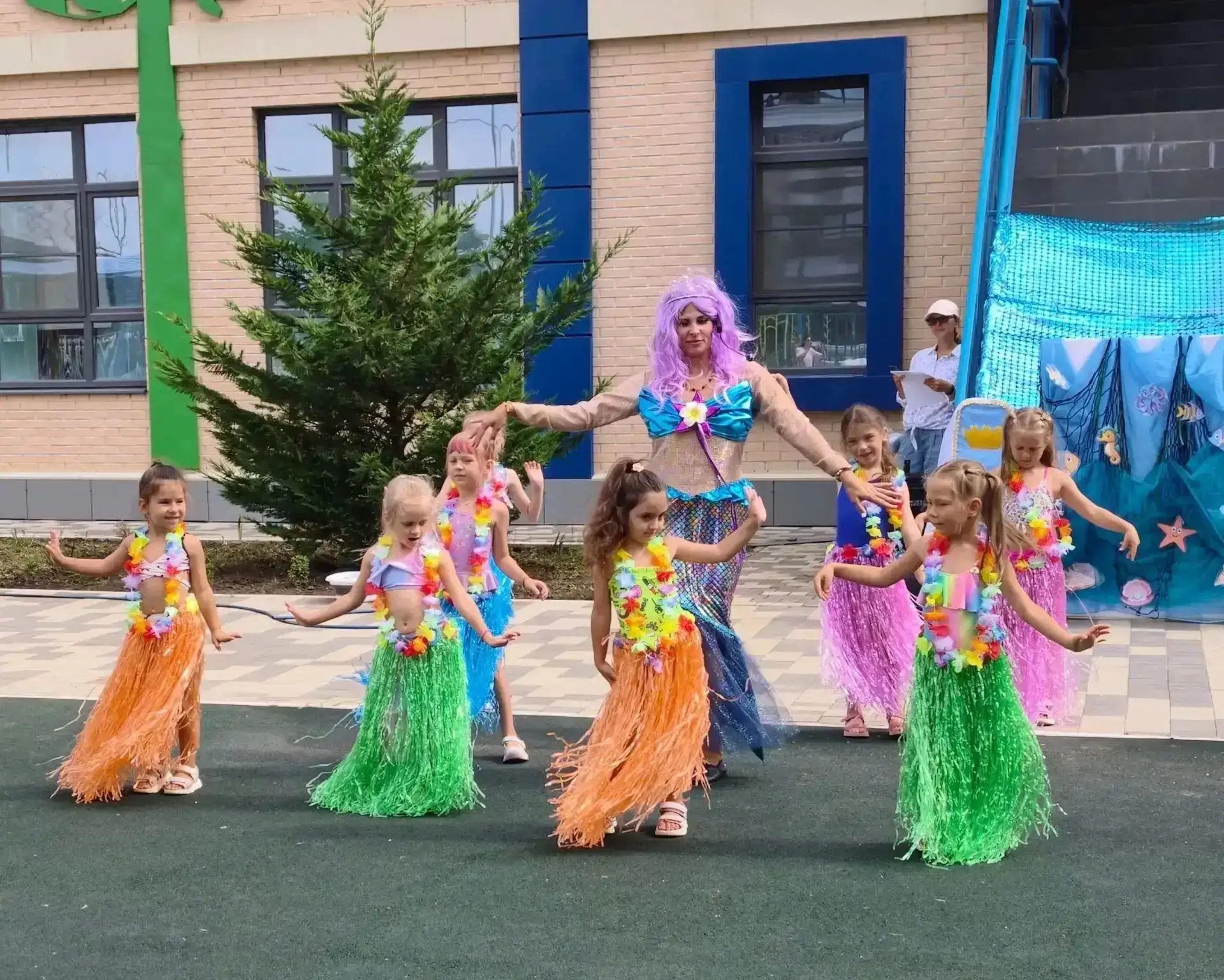 Летний детский праздник – День Нептуна
 
Во всех детских садах города Краснодара в период летней озд