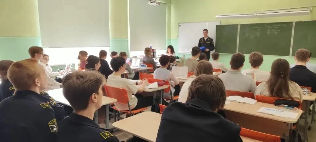 Профориентационная встреча для десятиклассников 🎓  В нашей школе для обучающихся 10-х классов состоя
