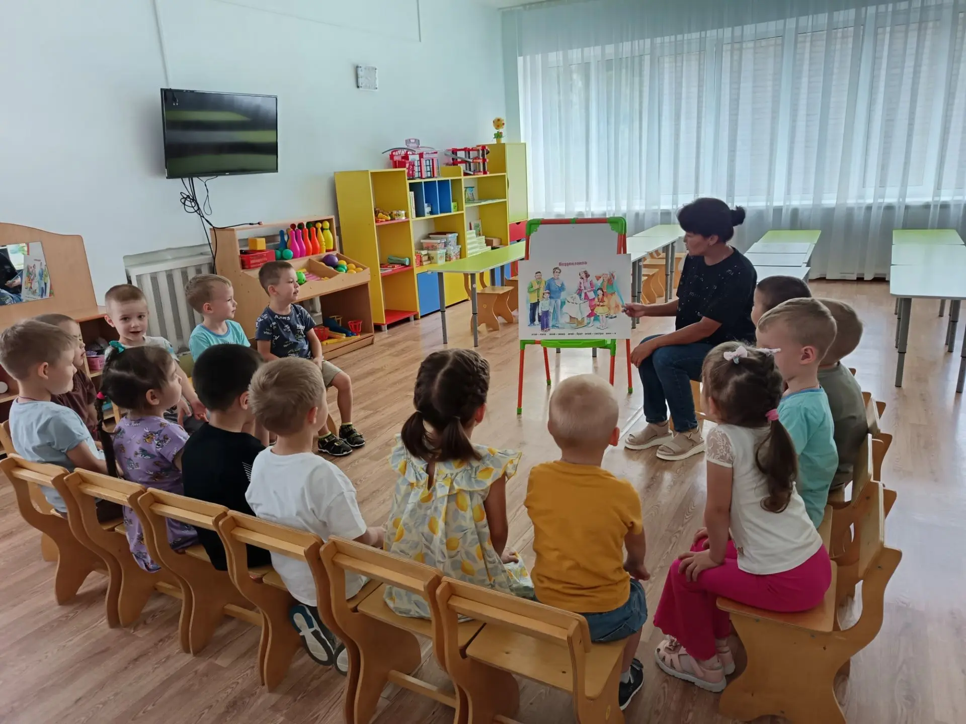 С детьми средней группы "Сказка"  прошло увлекательное тематическое занятие по изучению...