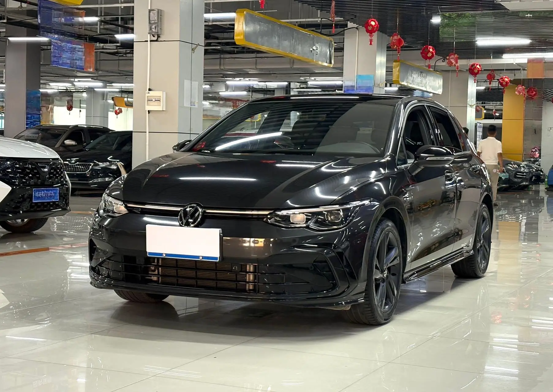 🔥 Volkswagen Golf 2023, R-Line Lite, 280TSI, рестайлинг