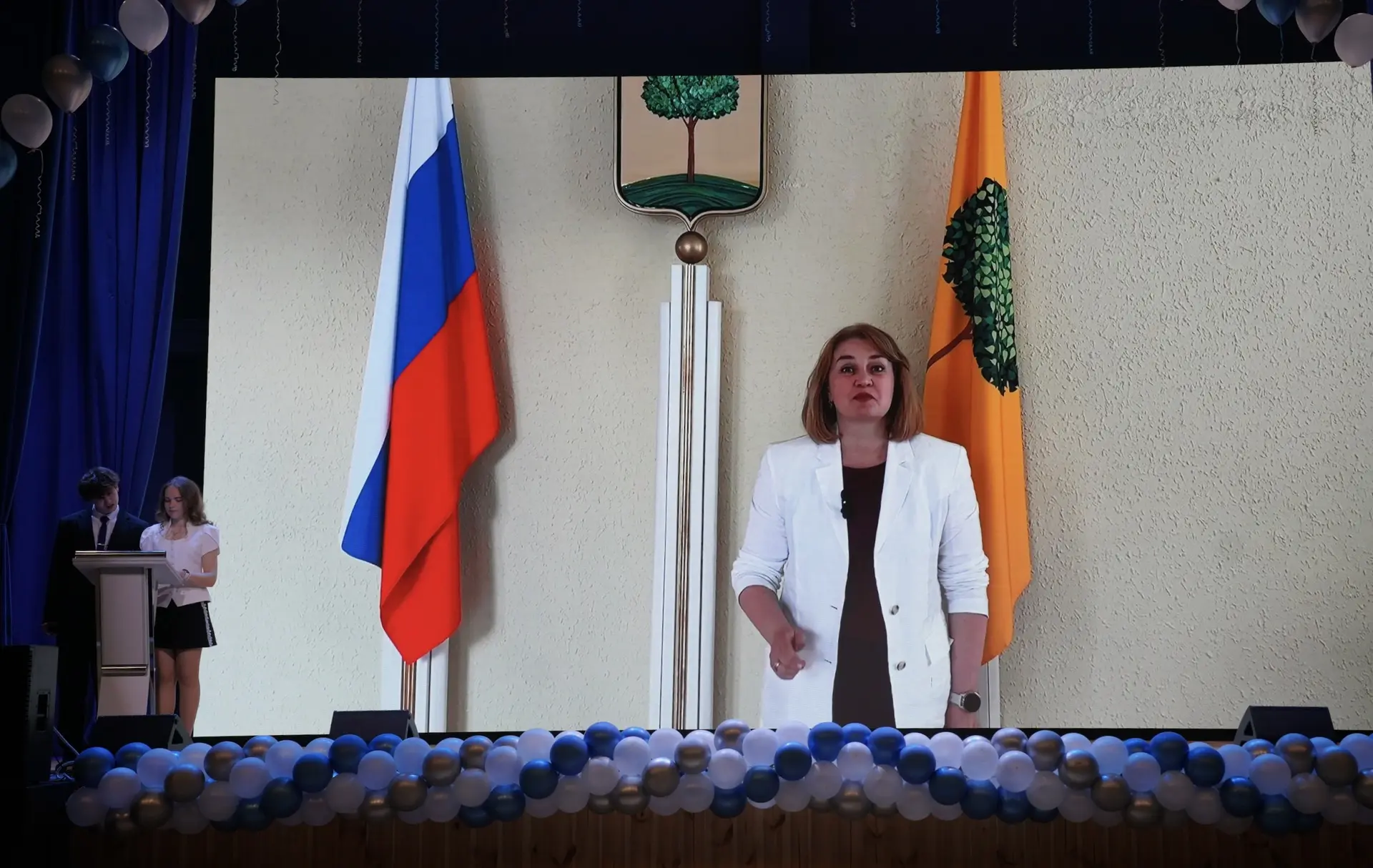 🔔 Сегодня прозвенел последний звонок для наших девятиклассников!  Это особенный день для всей школы 