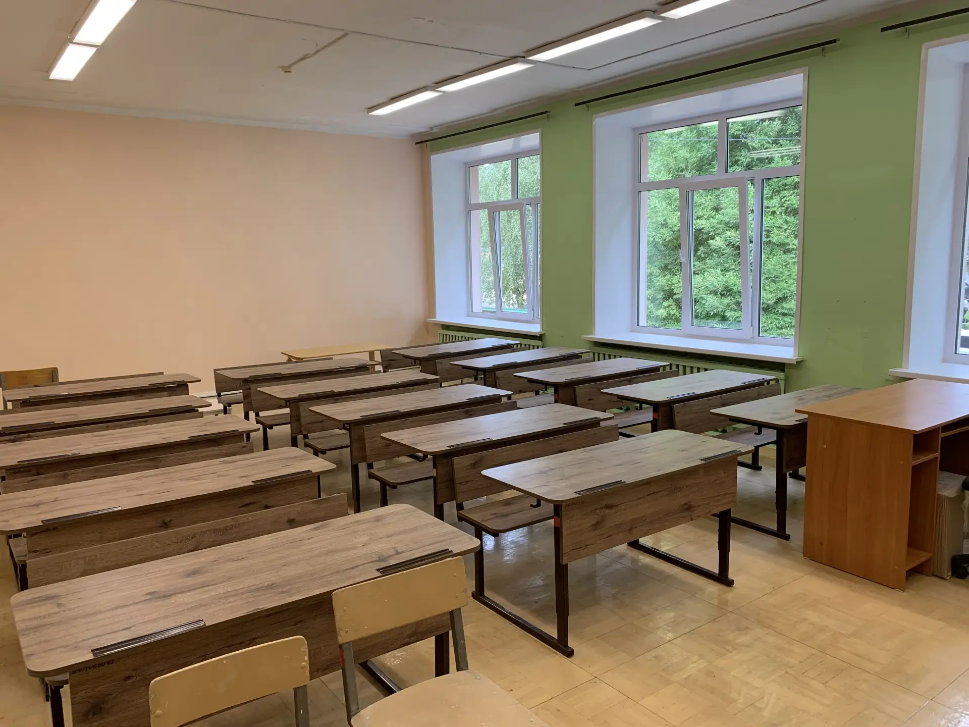Заканчивается ремонт 2 корпуса школы 52 (бывшее здание детского сада).