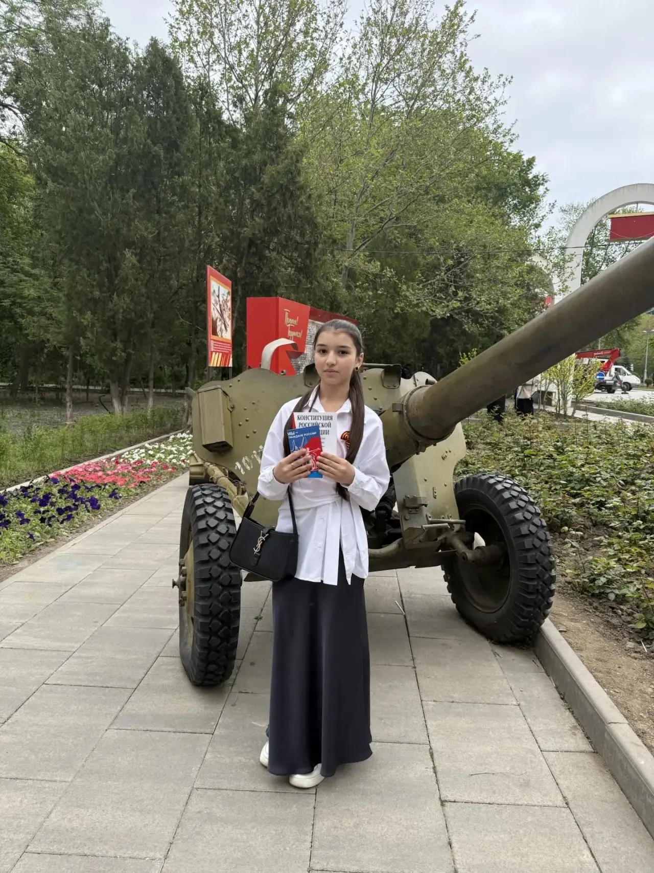 🇷🇺 Паспорт — это не просто книжка, а первый шаг в большую жизнь!  Сегодня в Музее боевой славы царил