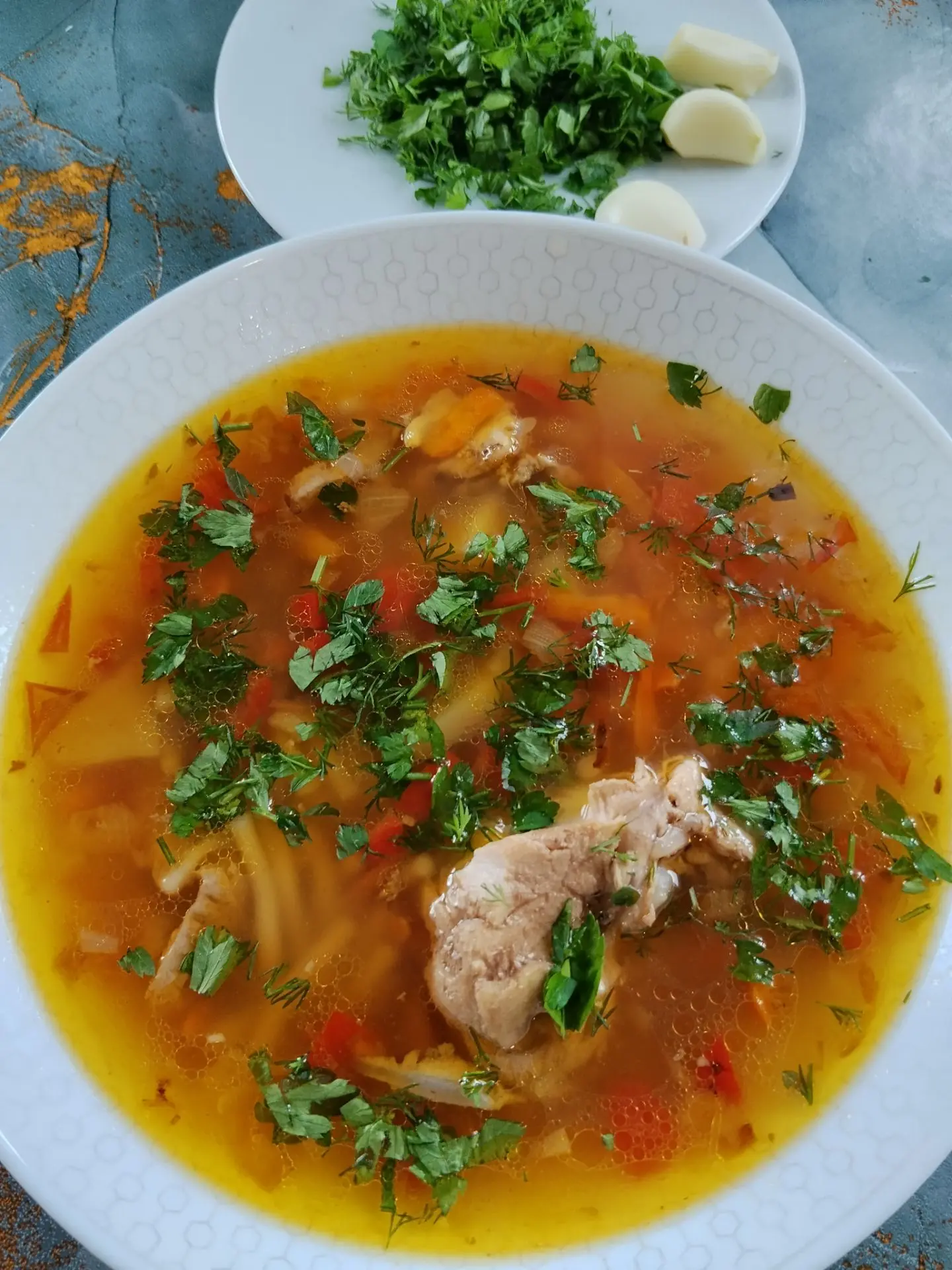 Суп куринный с вермишелью на обед сварила. 🍛