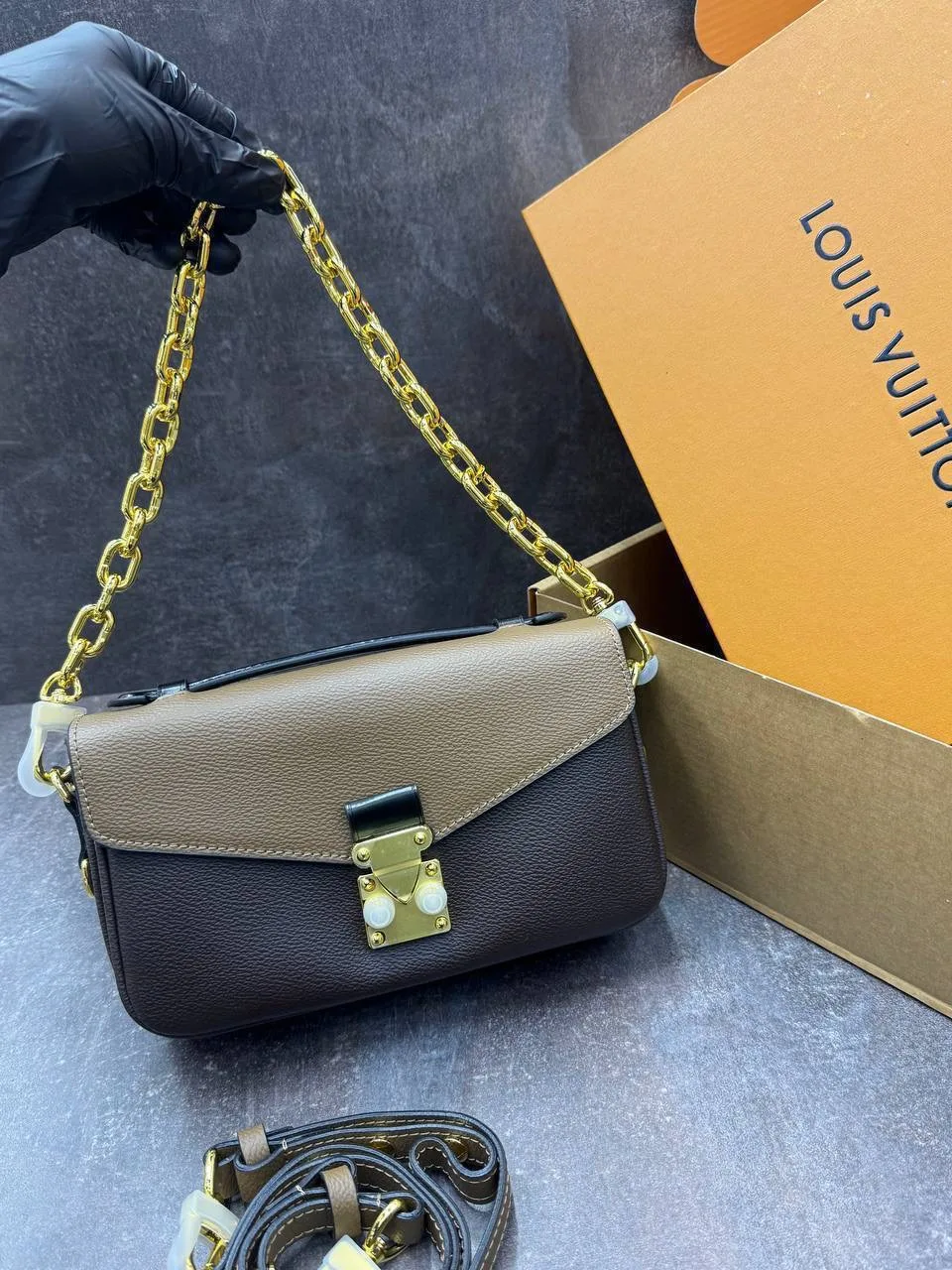 LV