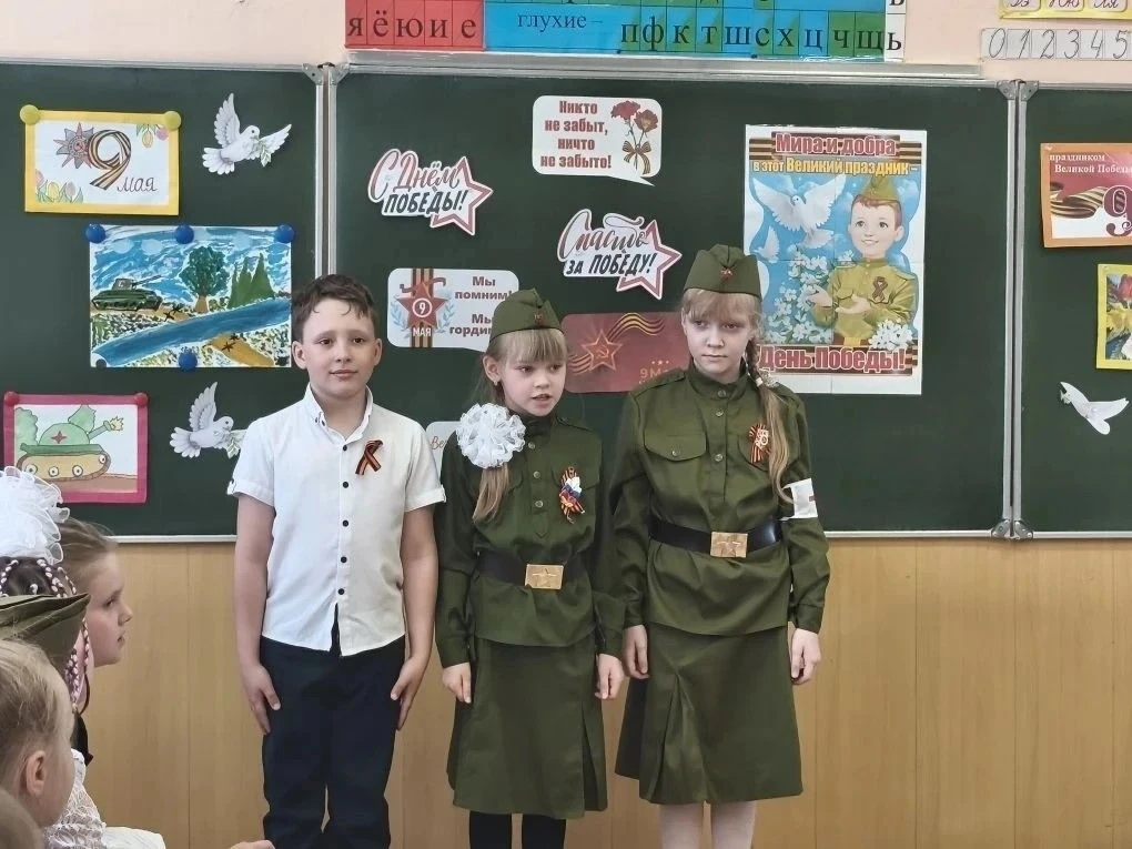 Сегодня во 2 «В» классе состоялась литературно‑музыкальная композиция «Никто не забыт, ничто не забы