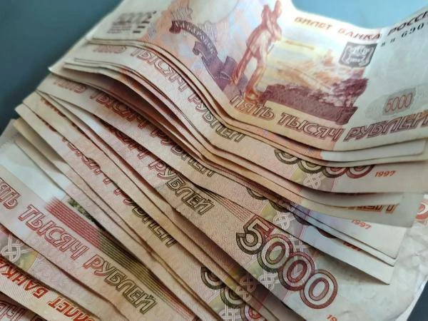 В Улан-Удэ осудили двоих жителей республики за торговлю контрафактными сигаретами.