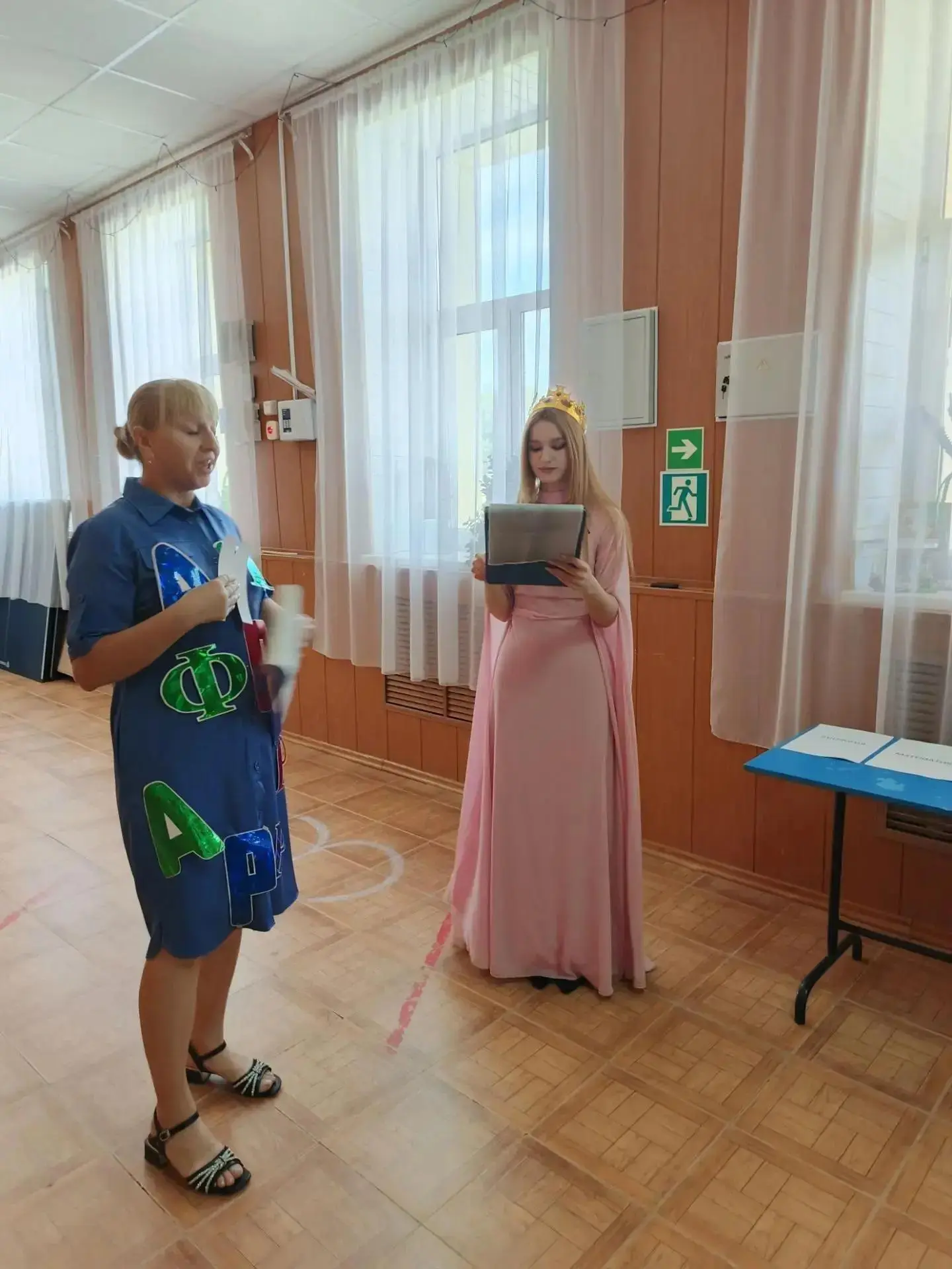 В день знаний Кичкинский ДК гостеприимно распахнул свои двери для юных жителей села, по...