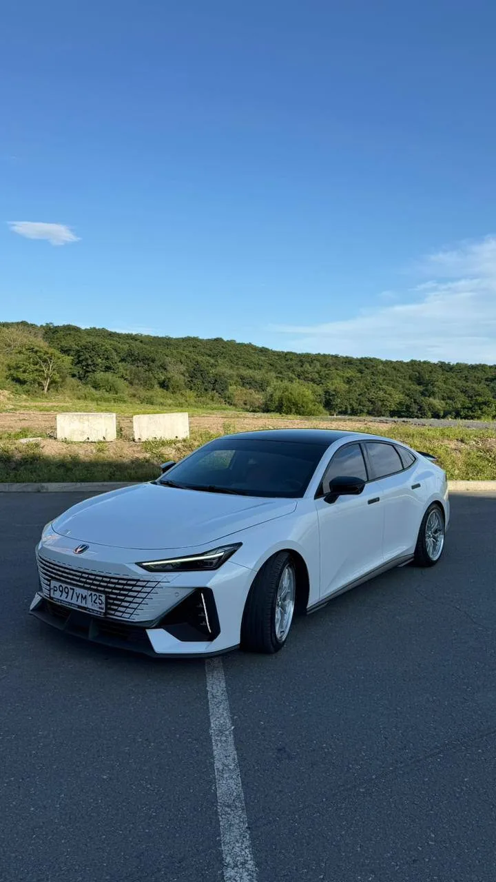Changan uni v 2022 год