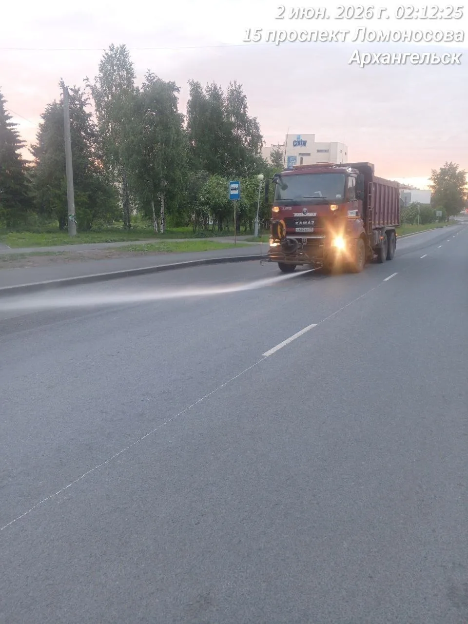 🚜 АО "Мезенское дорожное управление" выполняет работы по летнему содержанию улиц столи...