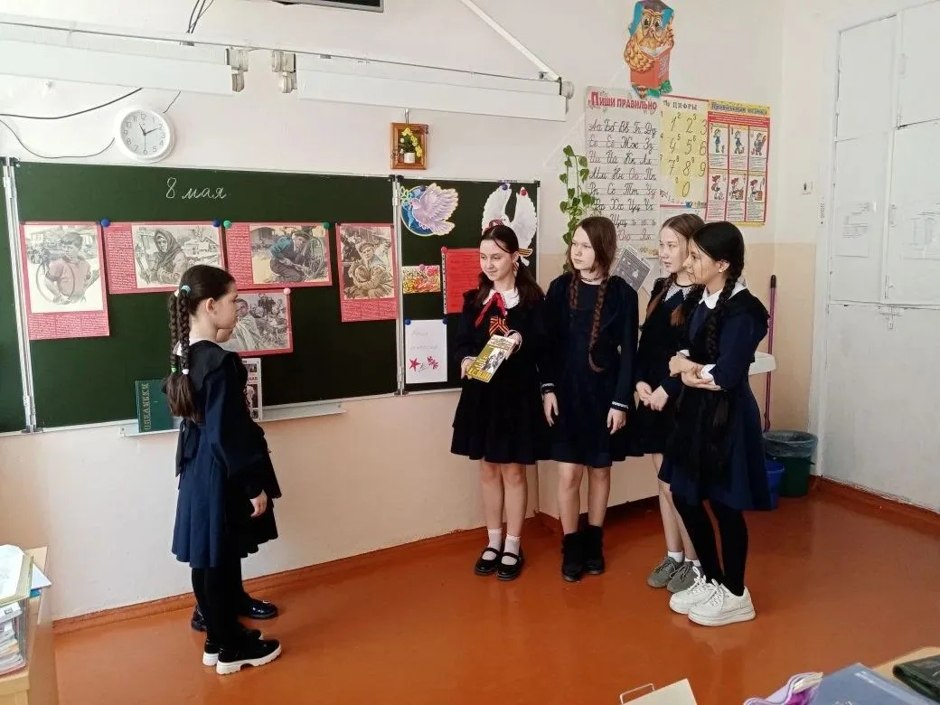 📚🕊️ Читаем детям о Великой Отечественной войне Учащиеся 2Г класса присоединились к акции «Читаем дет